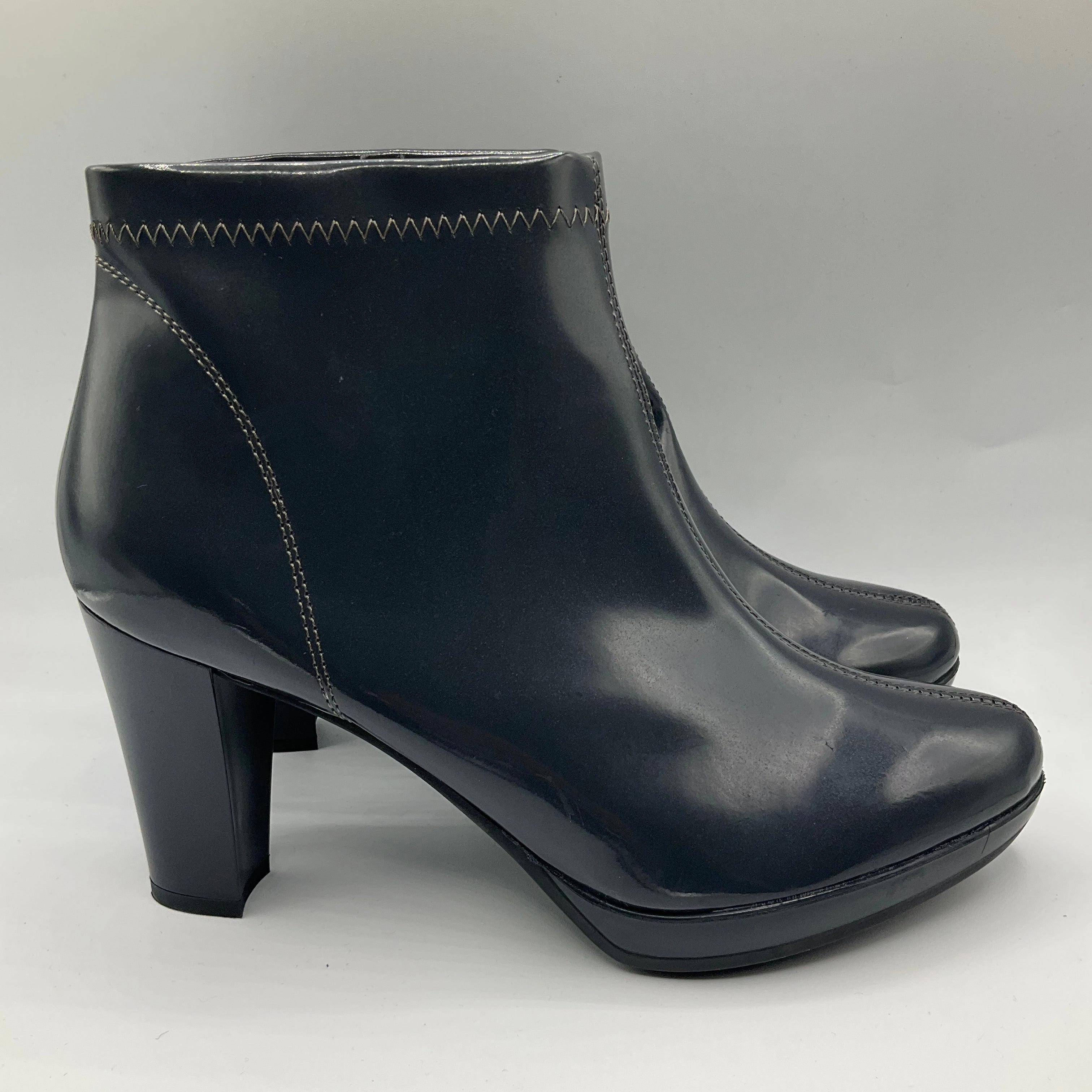 Boots Ankle Heels By Clothes Mentor In Grey, Size: 8.5 Flexible Frame River Crossing Leather Comfort