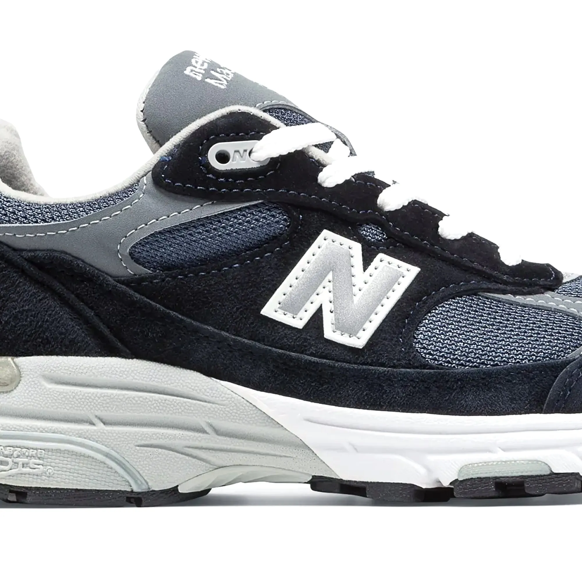Ventilation Channel Design Responsive Foam Technology New Balance Mens MADE in USA 993 Core Shoes