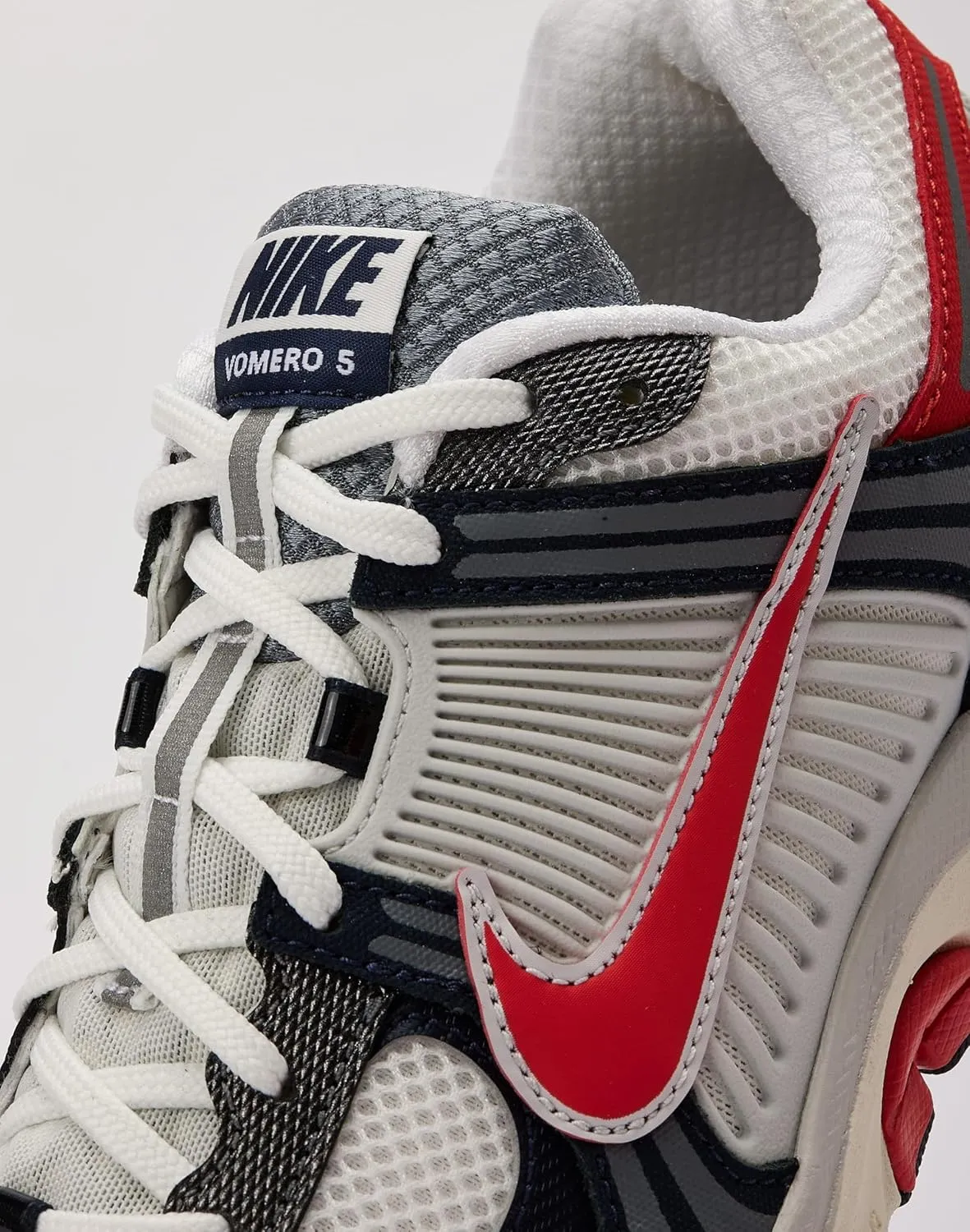 Nike Zoom Vomero 5 Men's Shoes