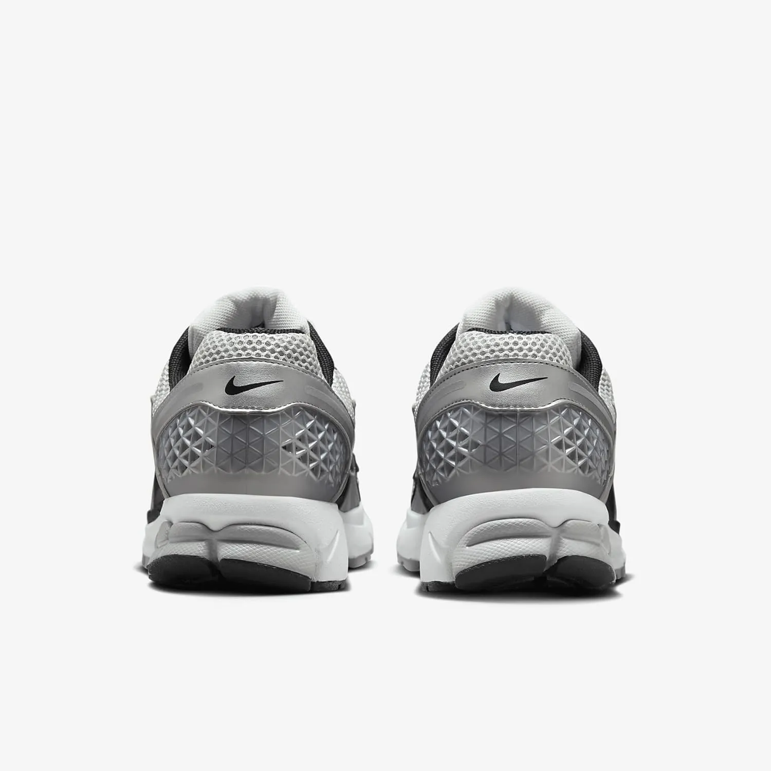 Nike Zoom Vomero 5 Men's Shoes