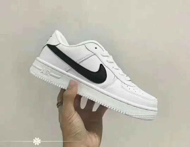 Original  Fashion High-top  Air Force 1 AF1 Men's Skateboarding Shoes Sports Wear Resistant Outdoor Women Sneakers