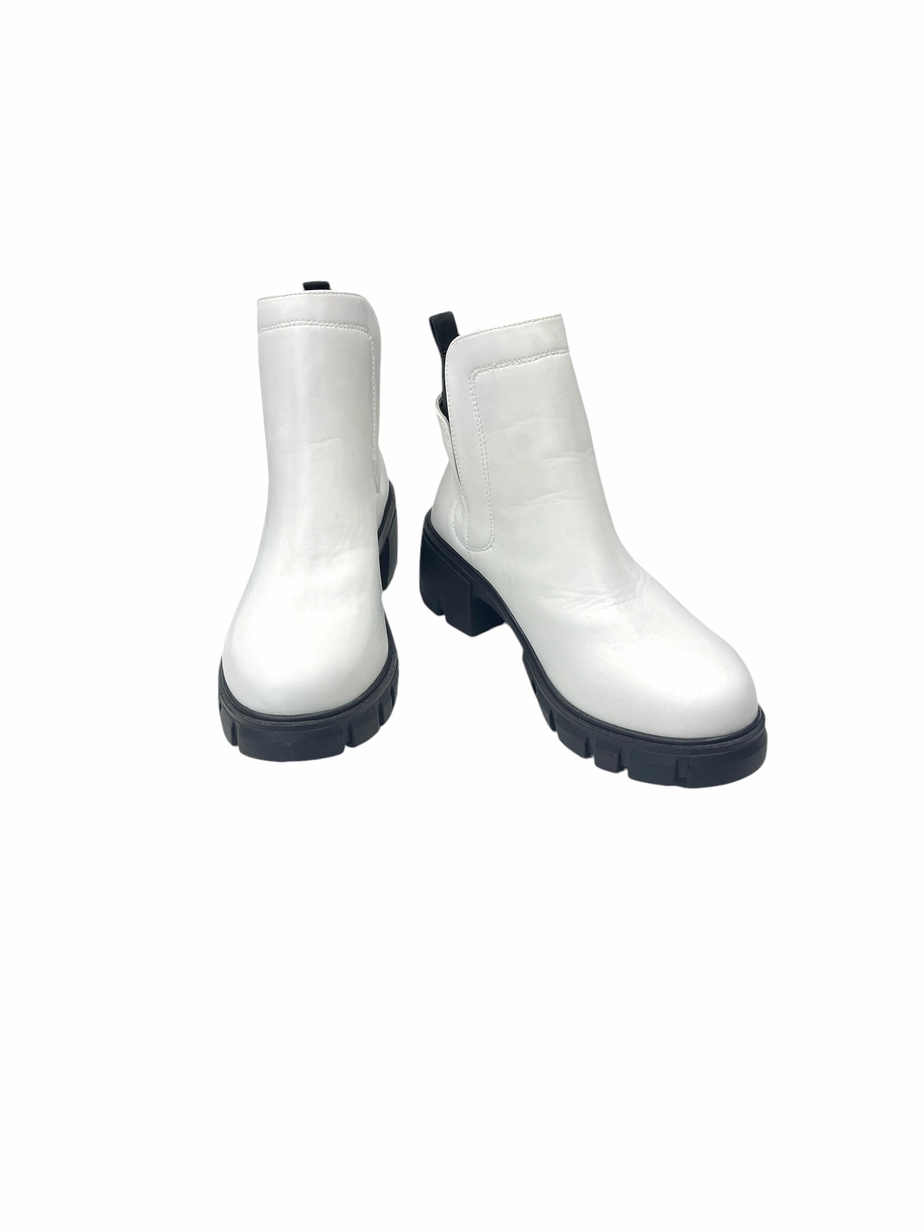 Minimal Design Boots Ankle Heels By Very J In White, Size: 9