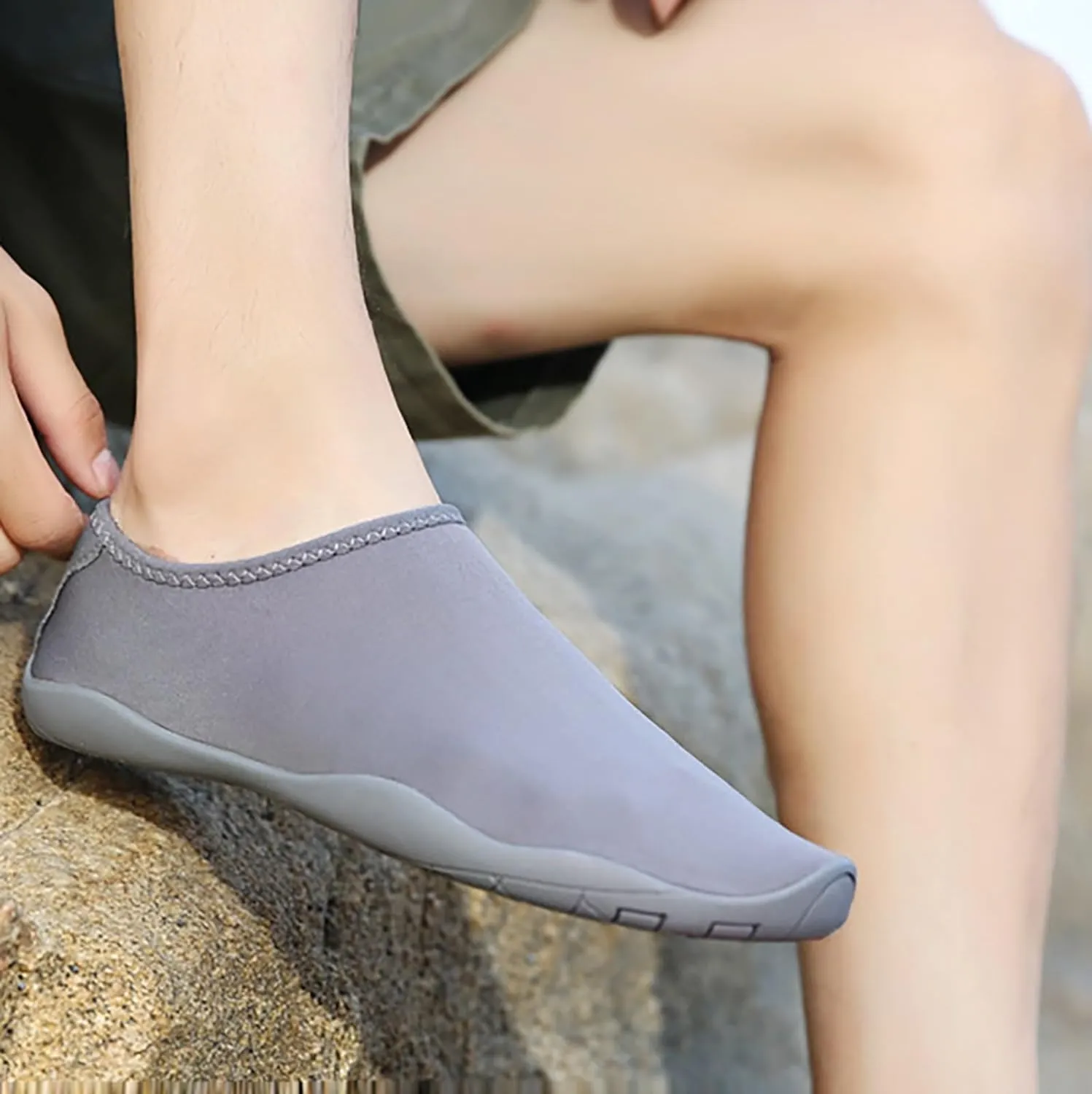 Quick Dry Water Shoes for Barefoot Beach Swim Pool Aqua Socks Womens Mens Outdoor Sports Hiking Surf Kayaking Yoga Exercise Shoes