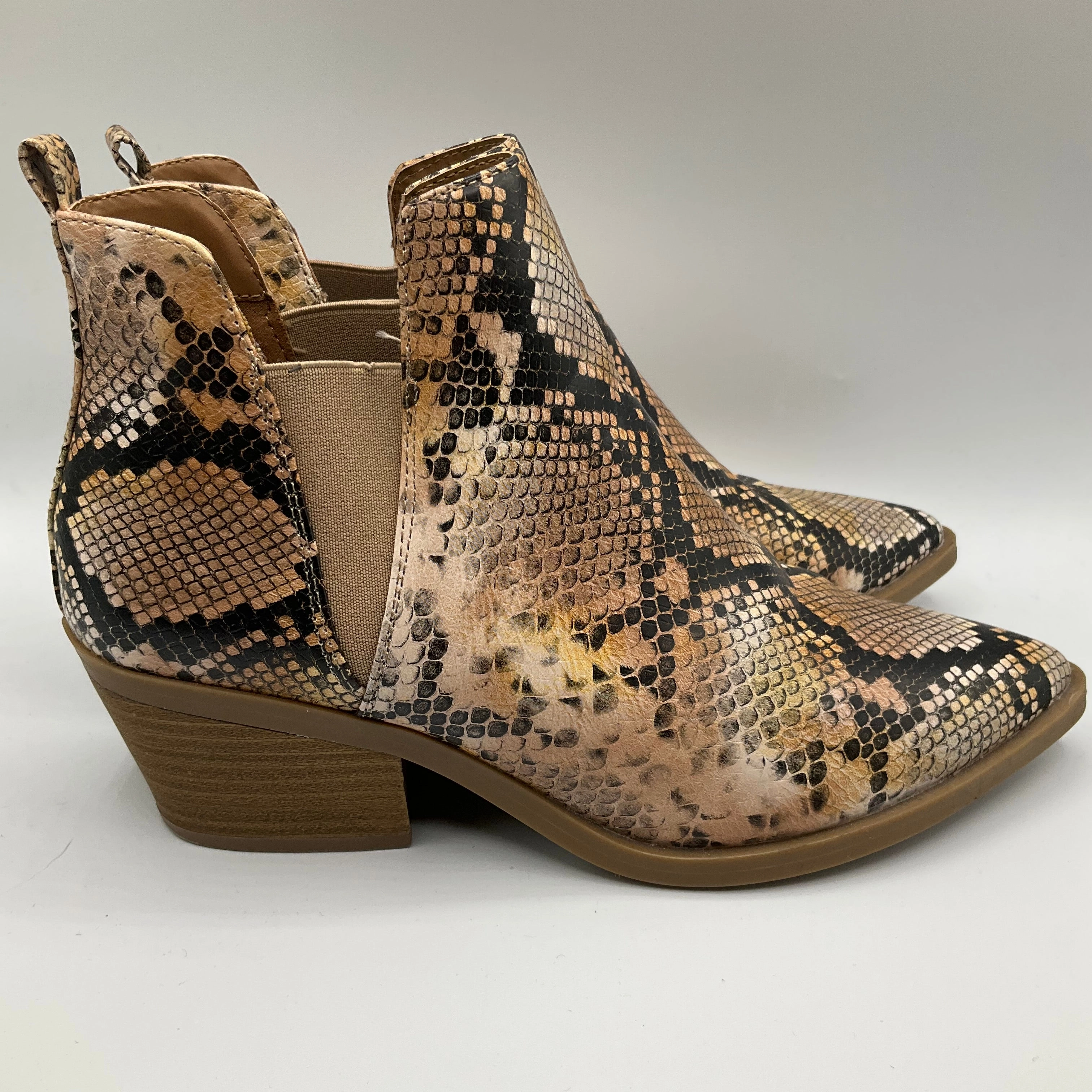 Boots Ankle Heels By Universal Thread In Snakeskin Print, Size: 7 Pressure Relief Zones heel cup