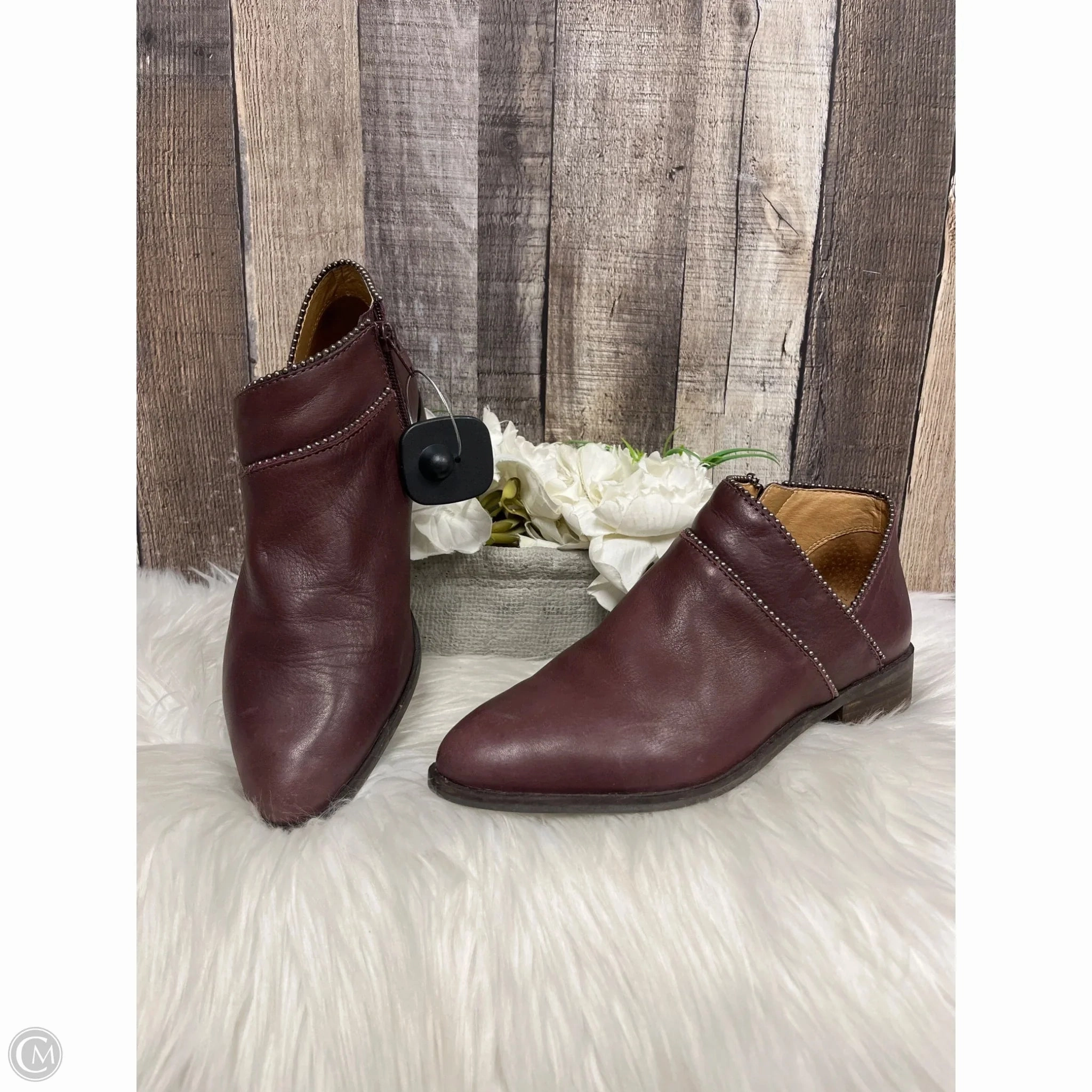Low Ankle Style Boots Ankle Flats By Lucky Brand In Maroon, Size: 8.5