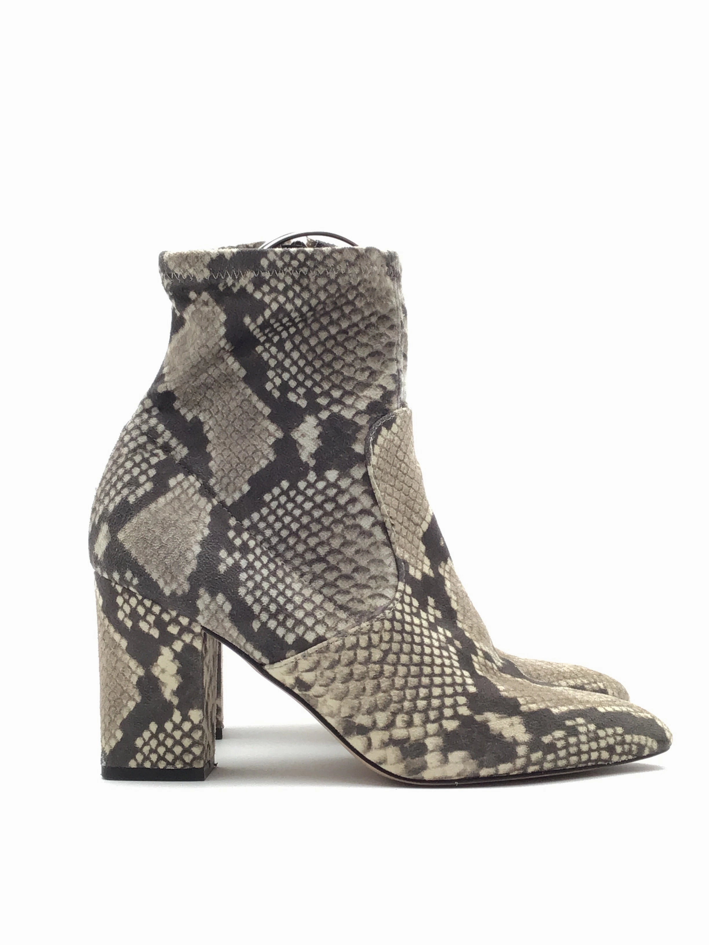 Relaxed Mood Classic Wedding Heels Shoes Heels Block By Steve Madden In Black Tan, Size: 6.5