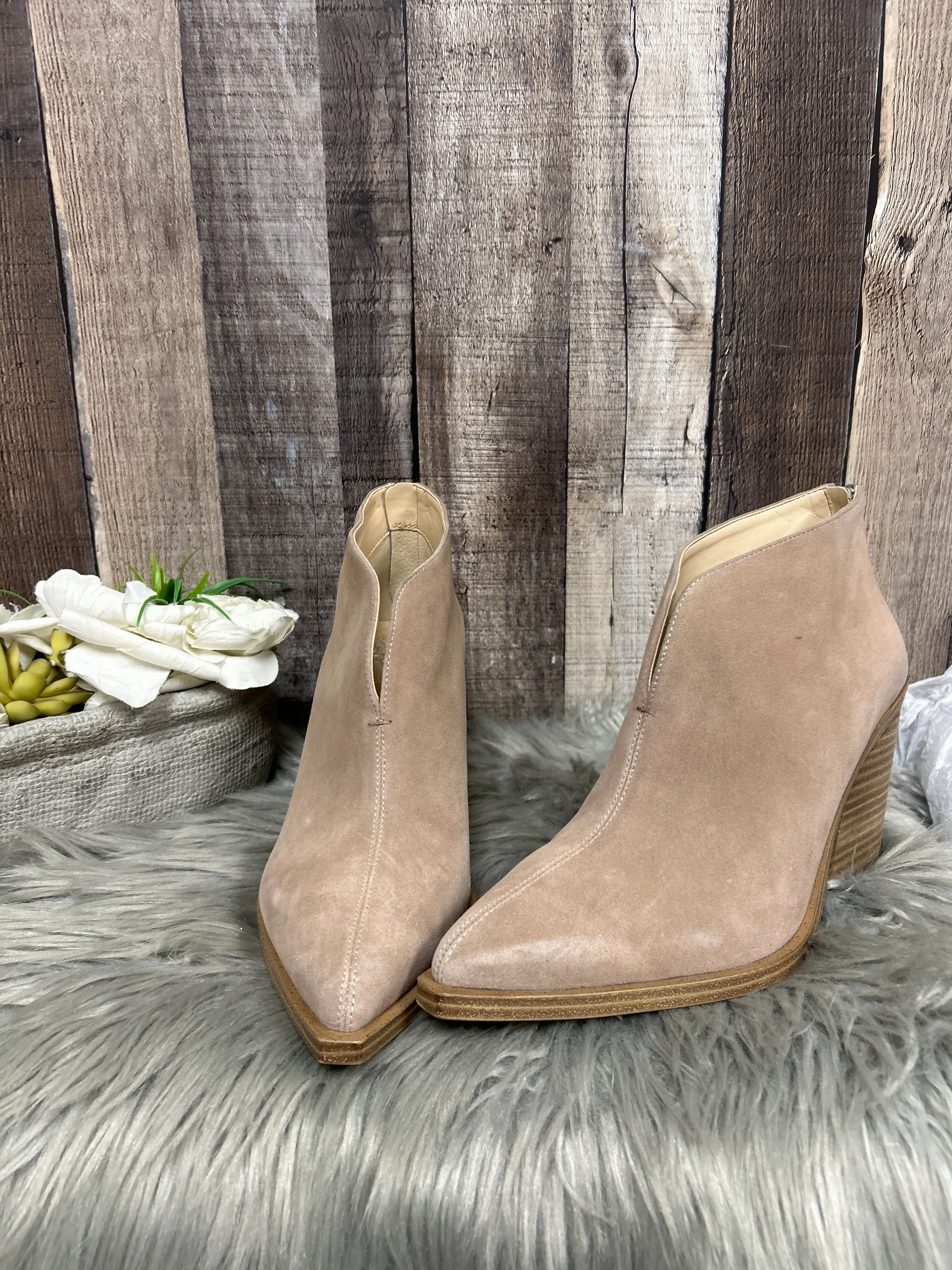 Boots Ankle Heels By Vince Camuto In Beige, Size: 9.5 Smooth Soles Breathable Windy Weather