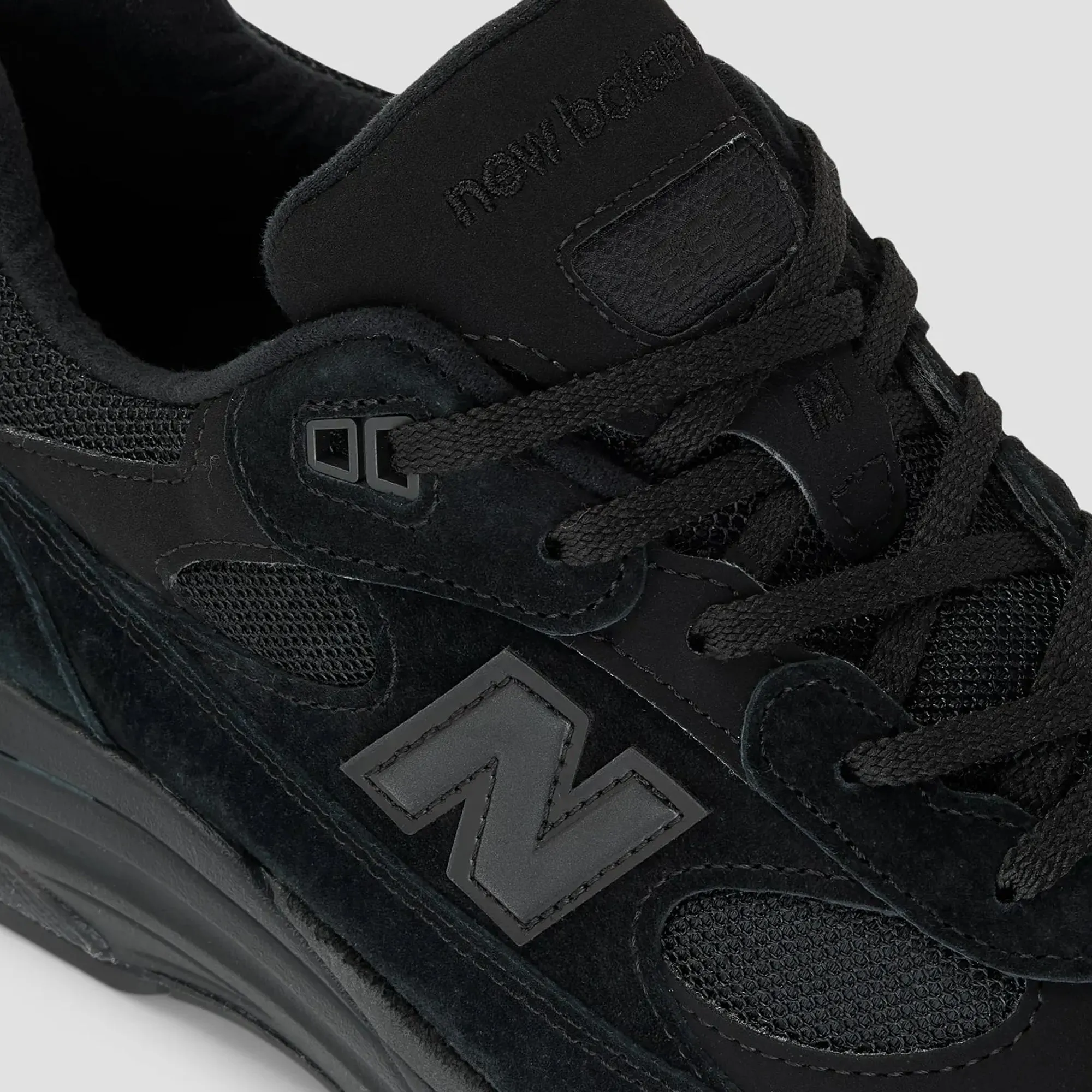 New Balance Mens Made in USA 992 Shoes Lightweight Support road running shoe elements