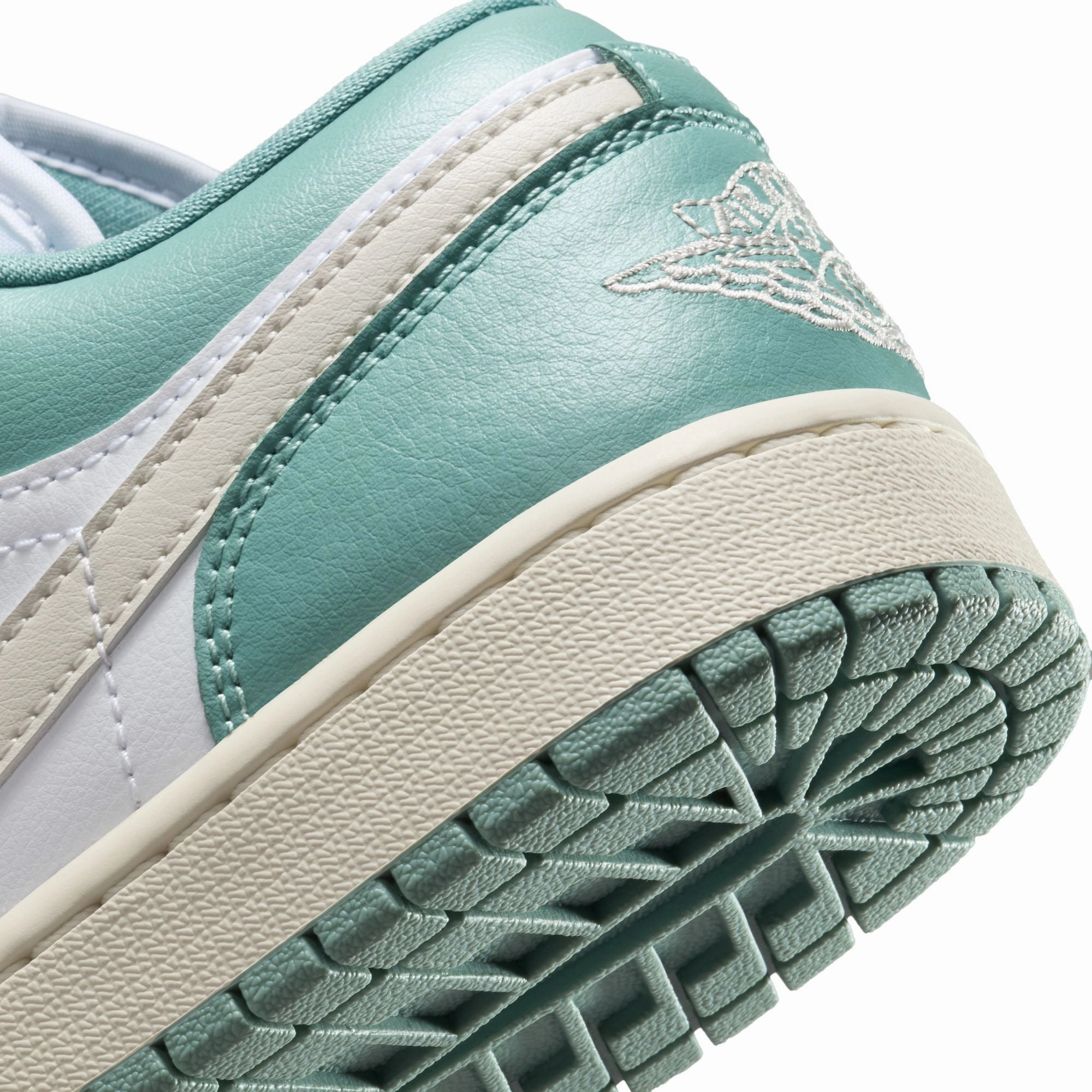 Air Jordan 1 Womens Low Shoes GPS - enabled