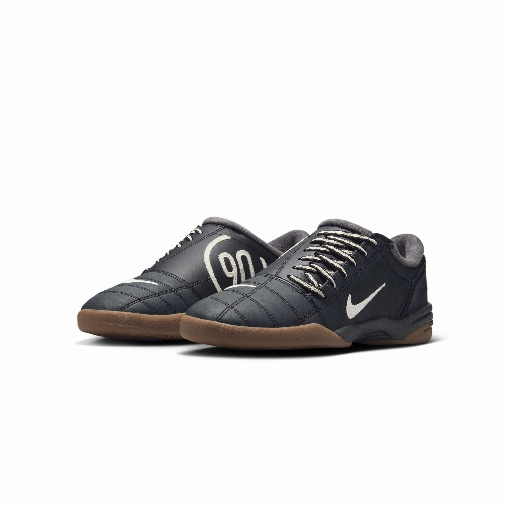 patterned - design shoes Anti Slip Traction Pattern Nike Womens Total 90 III SP Shoes