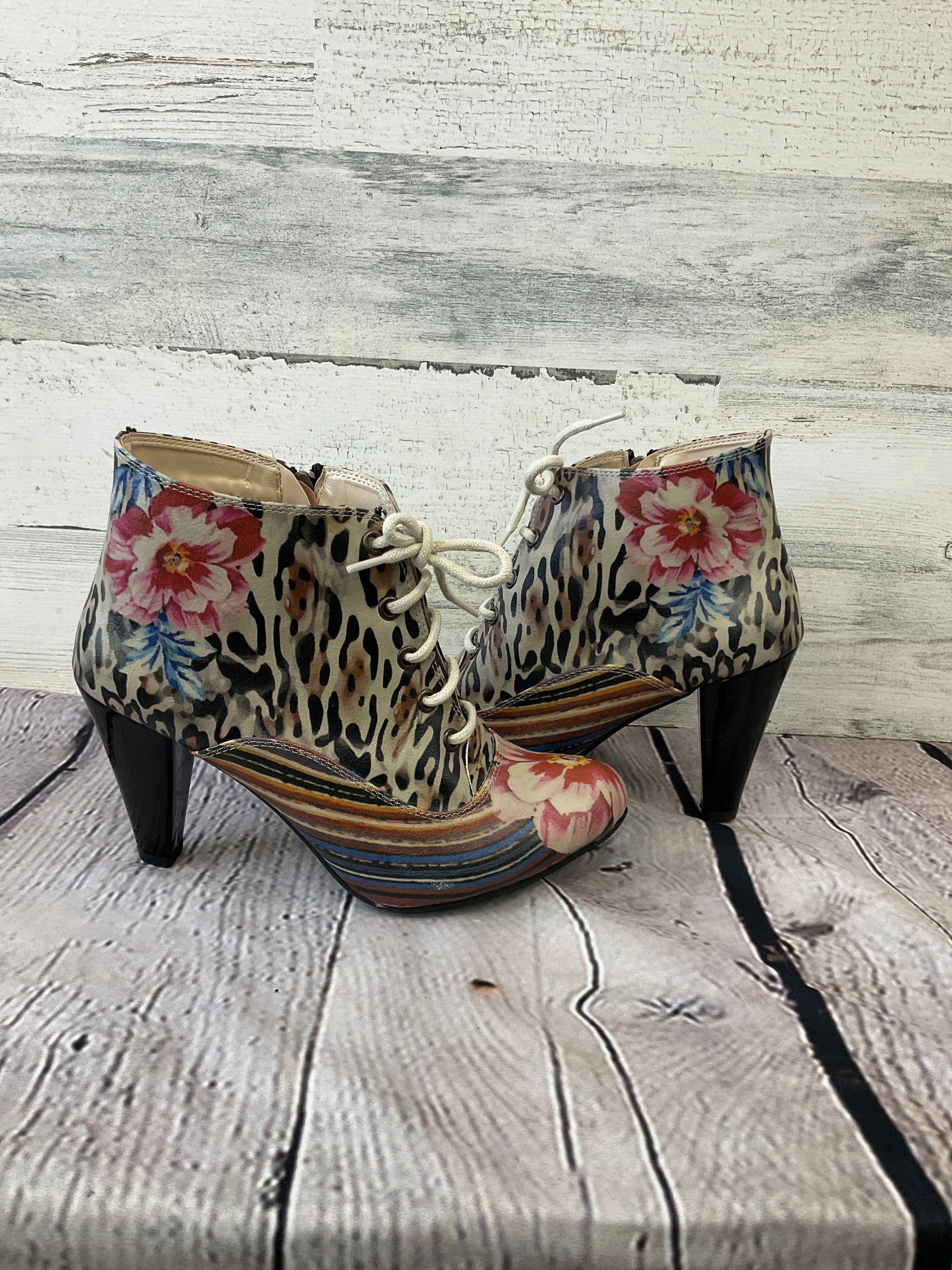 Rugged Style Outdoor Freedom Boots Ankle Heels By Clothes Mentor In Multi-colored, Size: 8.5