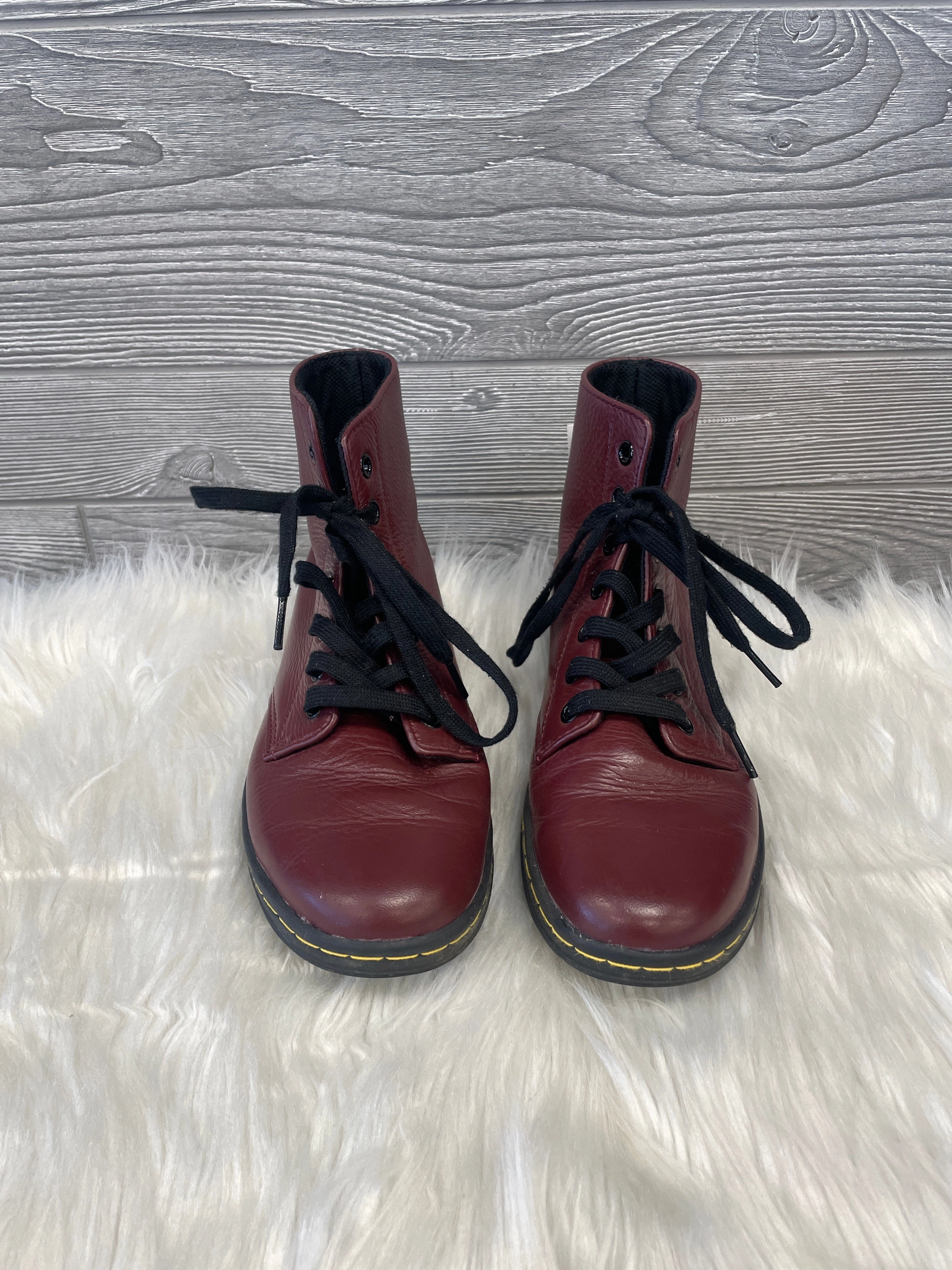 Boots Ankle Flats By Dr Martens In Red, Size: 7 Mesh Lining