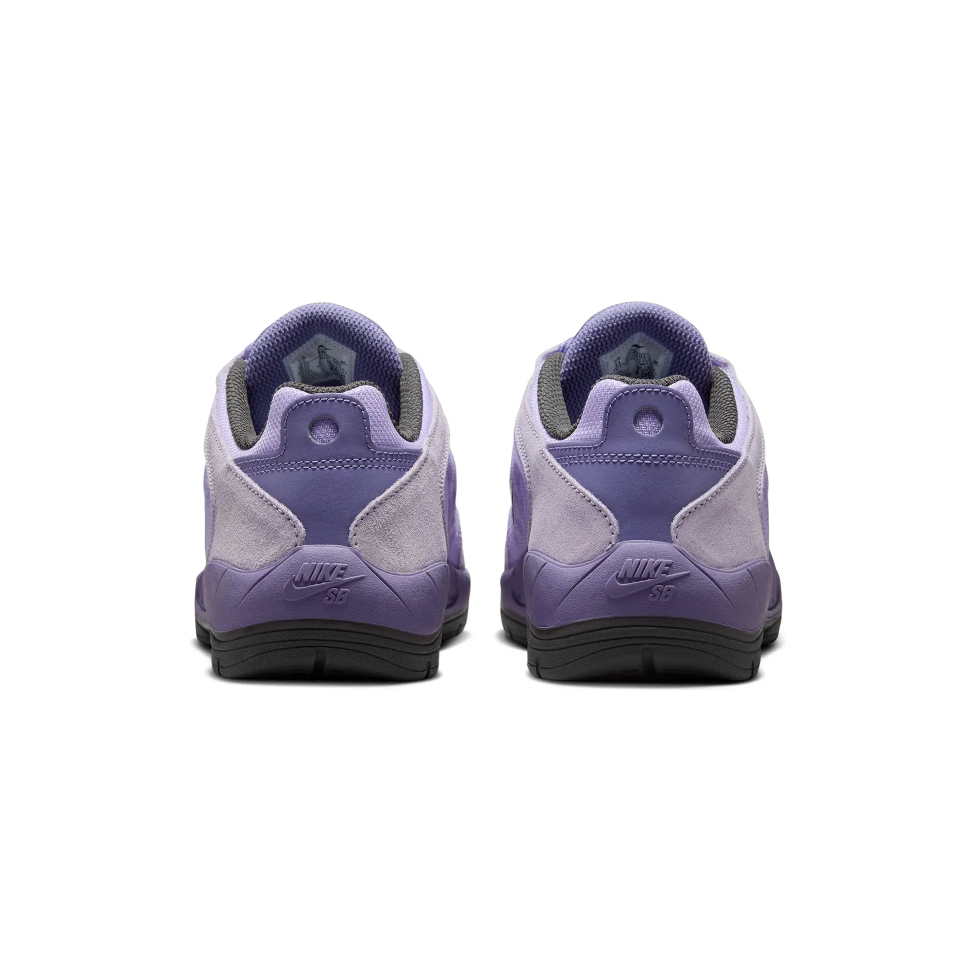 Nike SB Mens Vertebrae Shoes post - race celebration