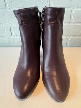 Protective Finish Rough Trail Hiker anti static Boots Ankle Heels By Franco Sarto In Maroon, Size: 6
