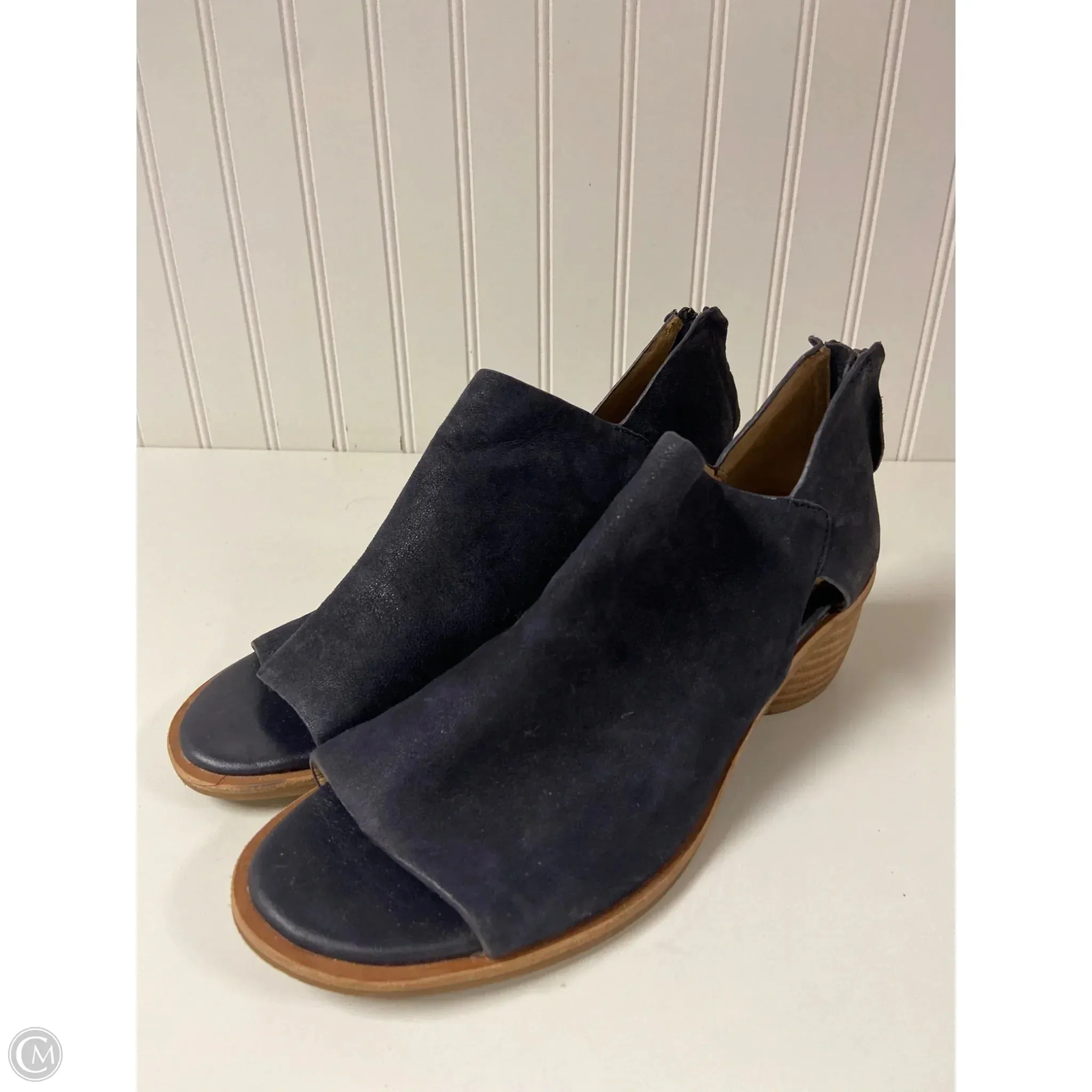Active Day PU midsole Shoes Heels Block By Sofft In Navy, Size: 11