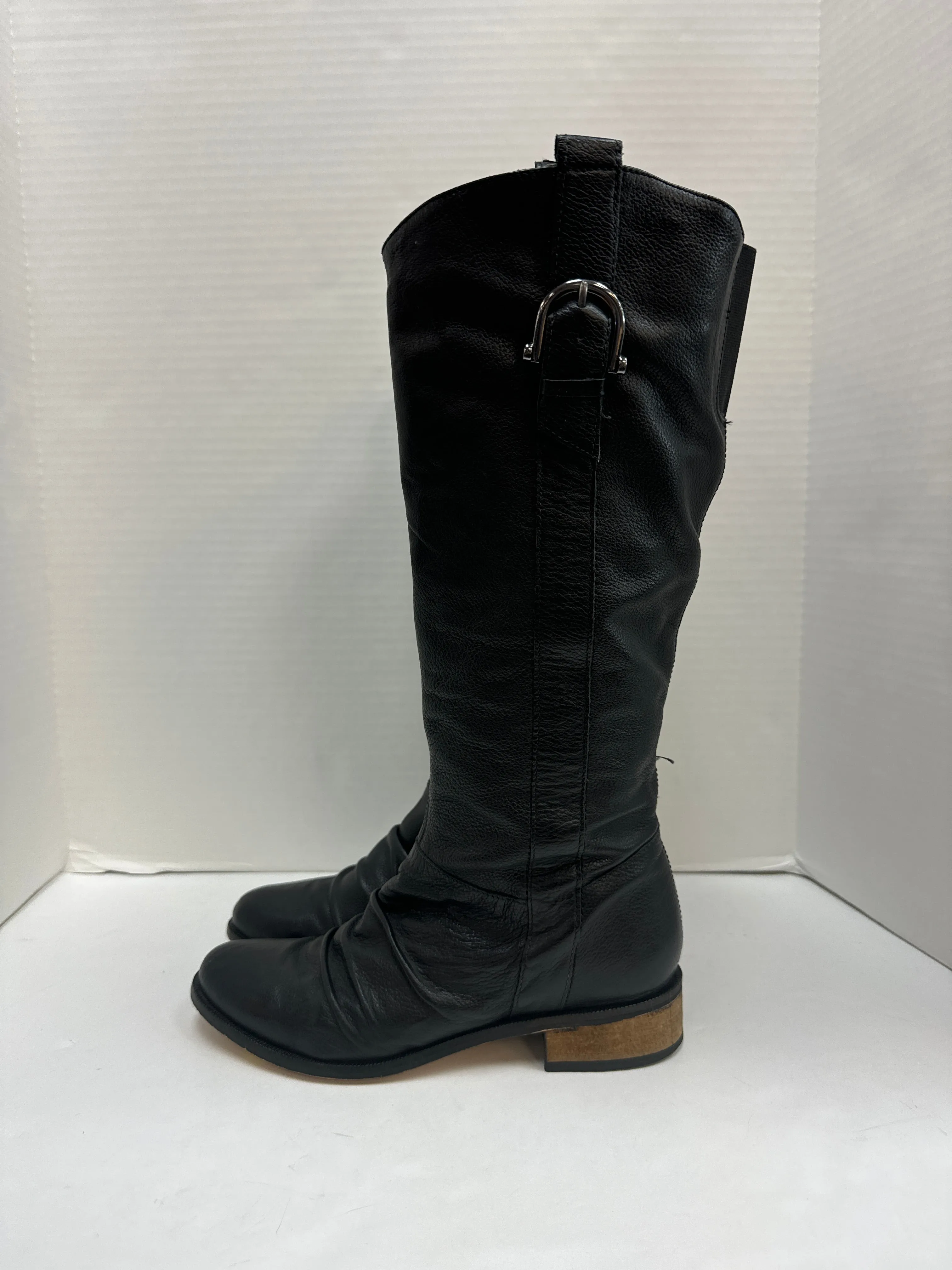 Boots Knee Flats By Clothes Mentor In Black, Size: 6 Edgy style