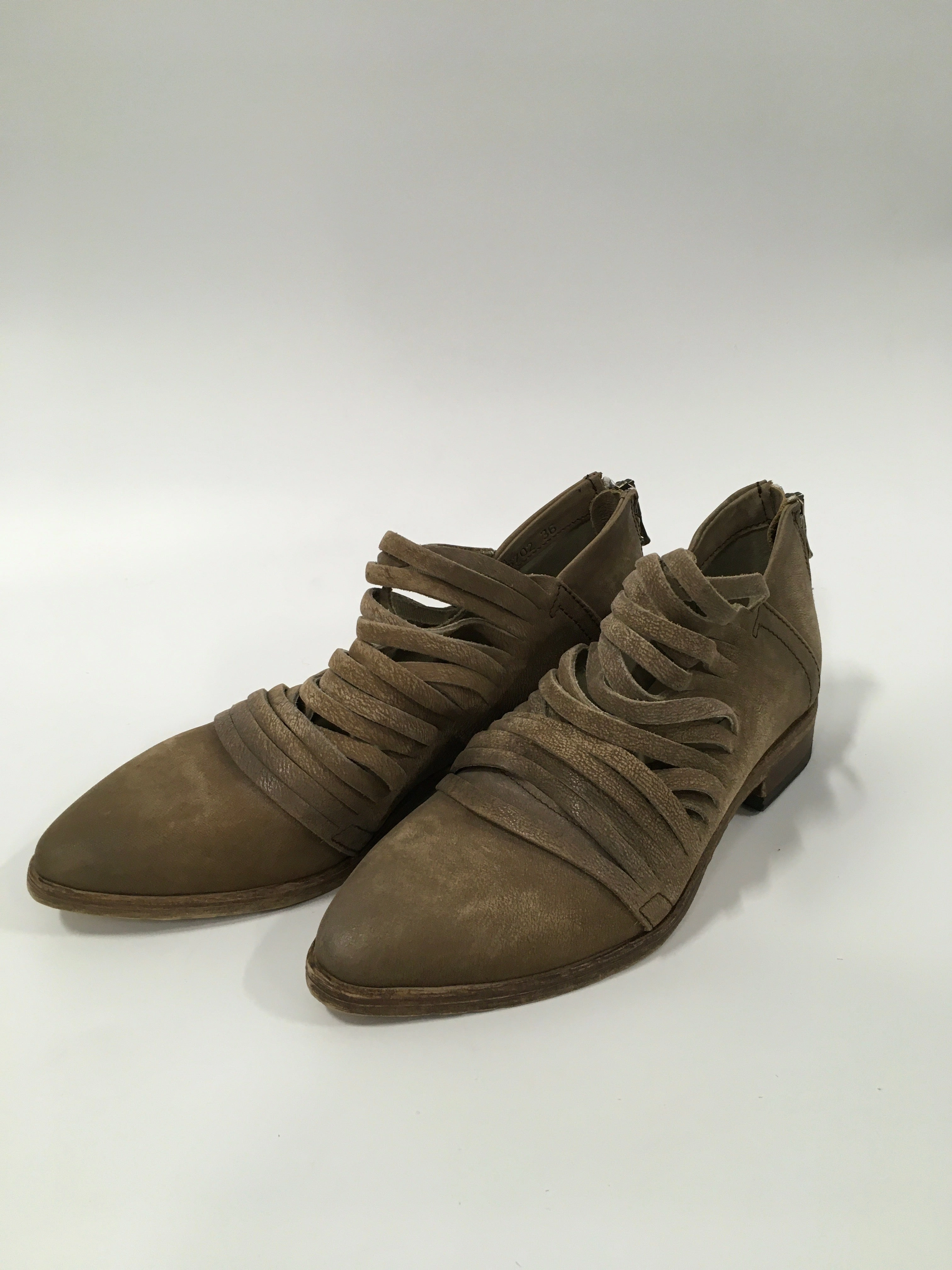 Tan Shoes Heels Block Free People, Size 6 Open Toe Pumps