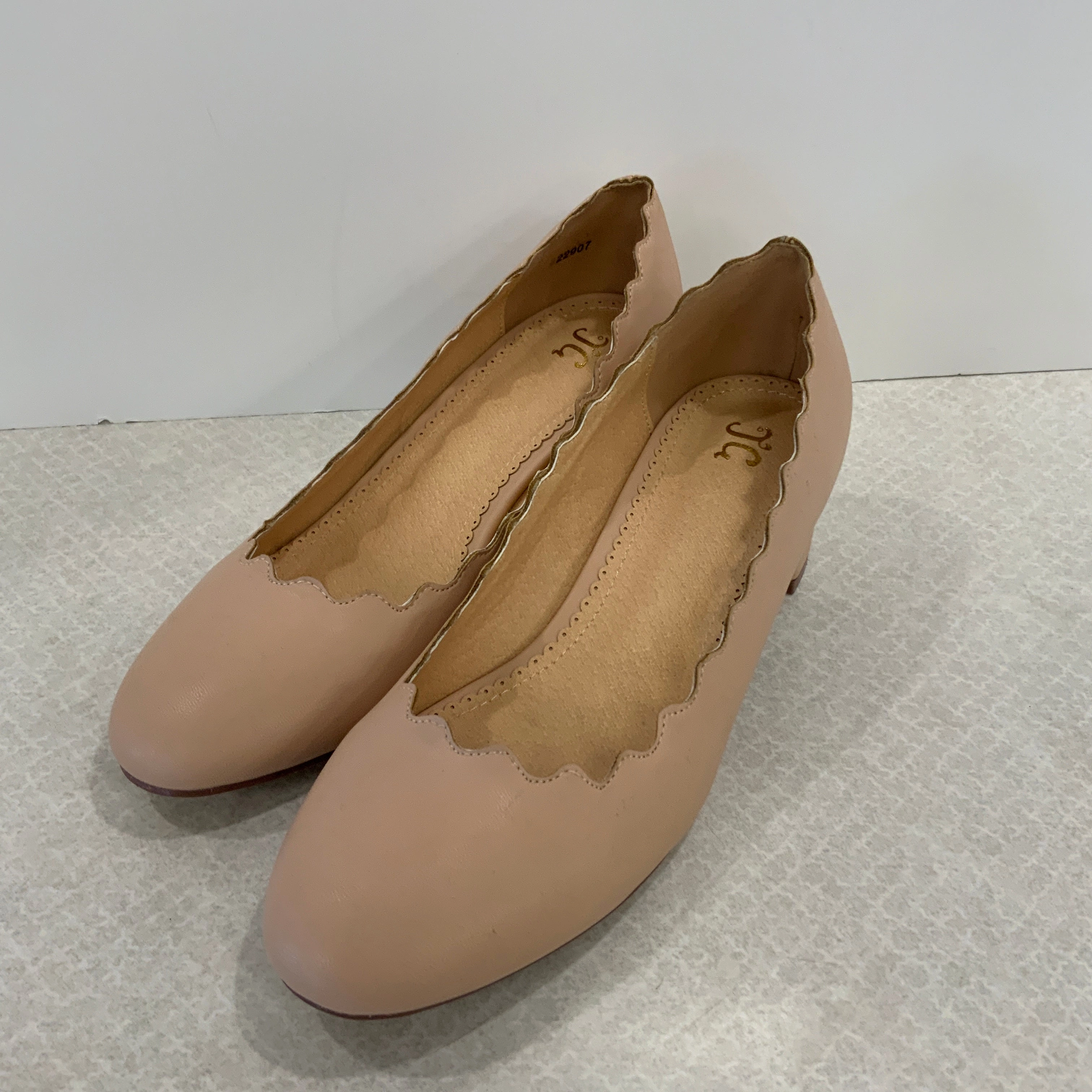 Mood Booster Wedding Shoes Beige Shoes Heels Block Journee, Size 7.5