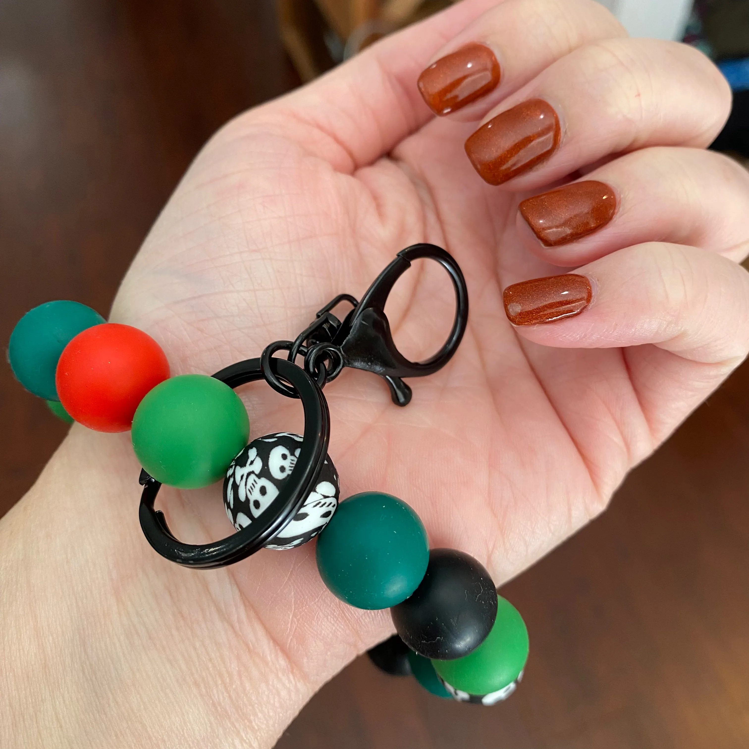 sombrero skull stretchy wrist keychain
