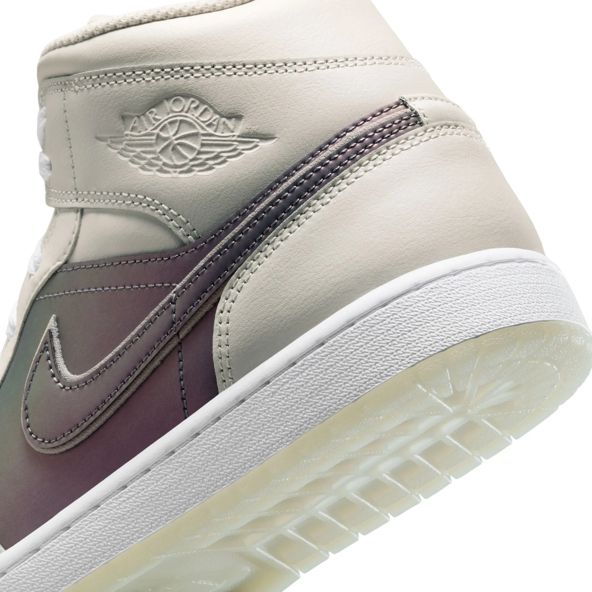 Ultra Grip Tread Air Jordan 1 Mens Mid SE Shoes