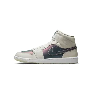 Wet traction outsole loop - closure Air Jordan 1 Mens Mid SE Shoes