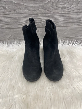 Boots Ankle Heels By Ugg In Black, Size: 8 Rugged Design
