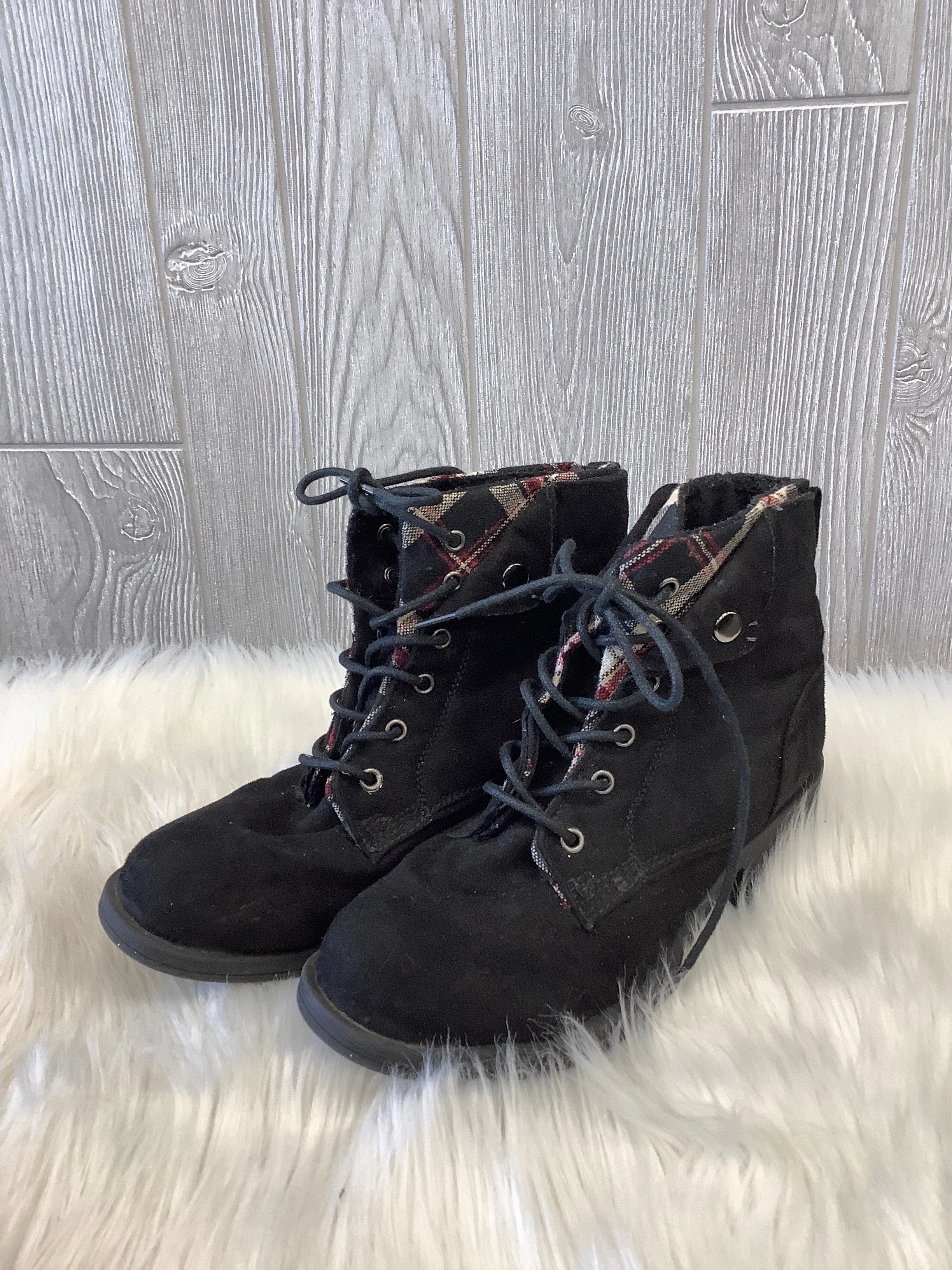 Slip Resistant Outdoor Trek Minimal Mood Boots Ankle Flats By Rock And Candy In Black, Size: 7