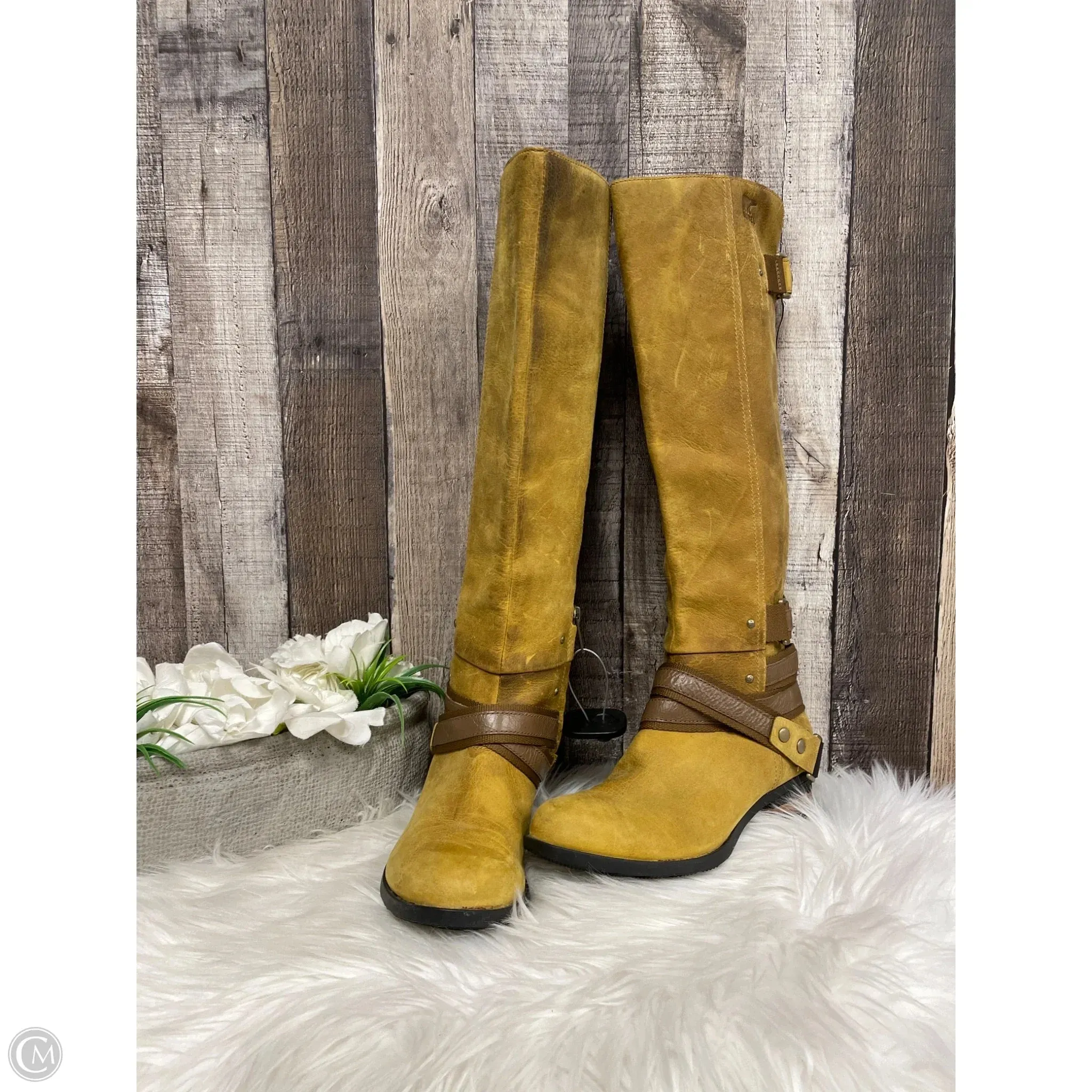 Boots Knee Flats By Sorel In Yellow, Size: 7 Weekend Style
