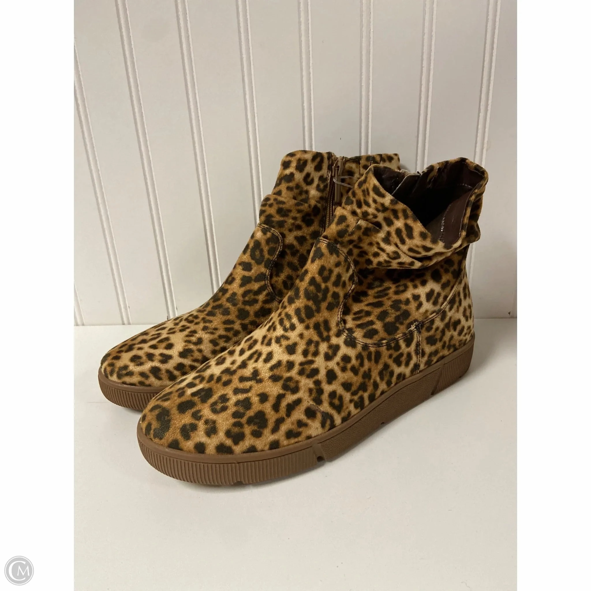 Outback Travel Boots Ankle Flats By Impo In Animal Print, Size: 8.5