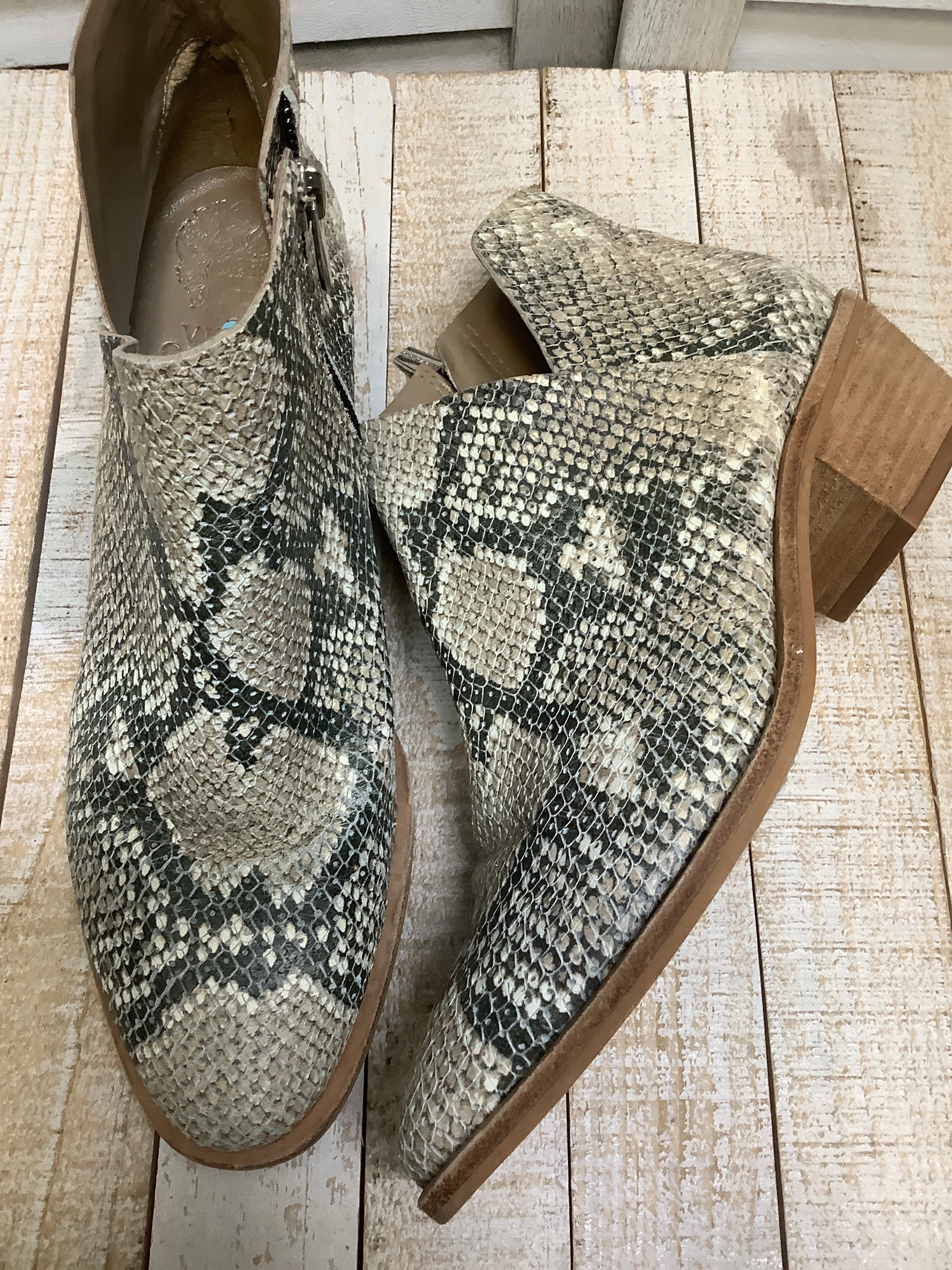 Snakeskin Print Boots Ankle Heels Vince Camuto, Size 7.5 Shopping Lover Wind Barrier