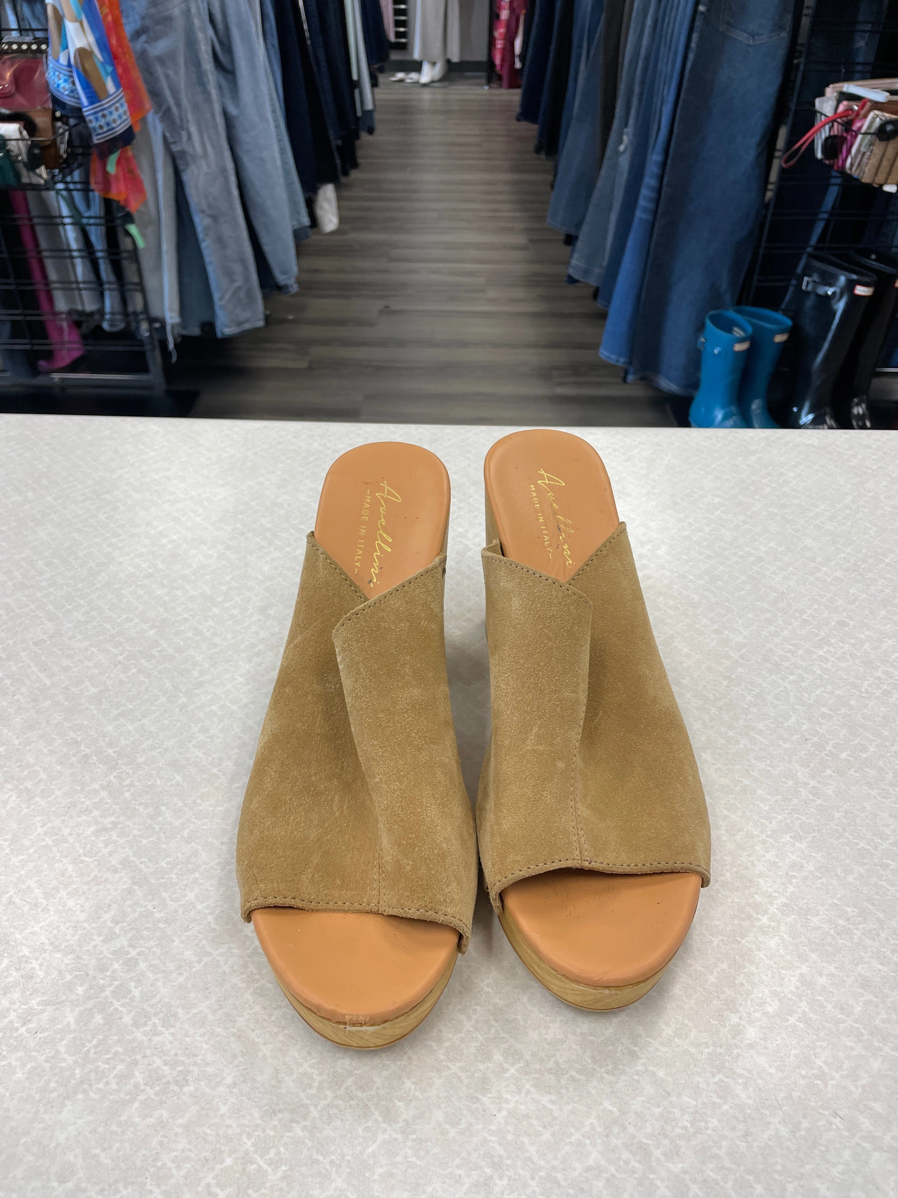 Chic Designer Heels Creative Spirit Tan Shoes Heels Block Clothes Mentor, Size 9