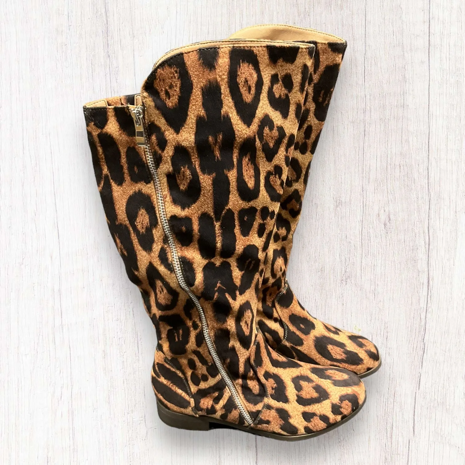 Animal Print Boots Knee Flats Clothes Mentor, Size 6.5 Cushioned