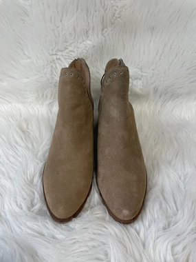 Boots Ankle Heels By Chelsea And Violet In Tan, Size: 8 ErgonomicDesign Olive Tone