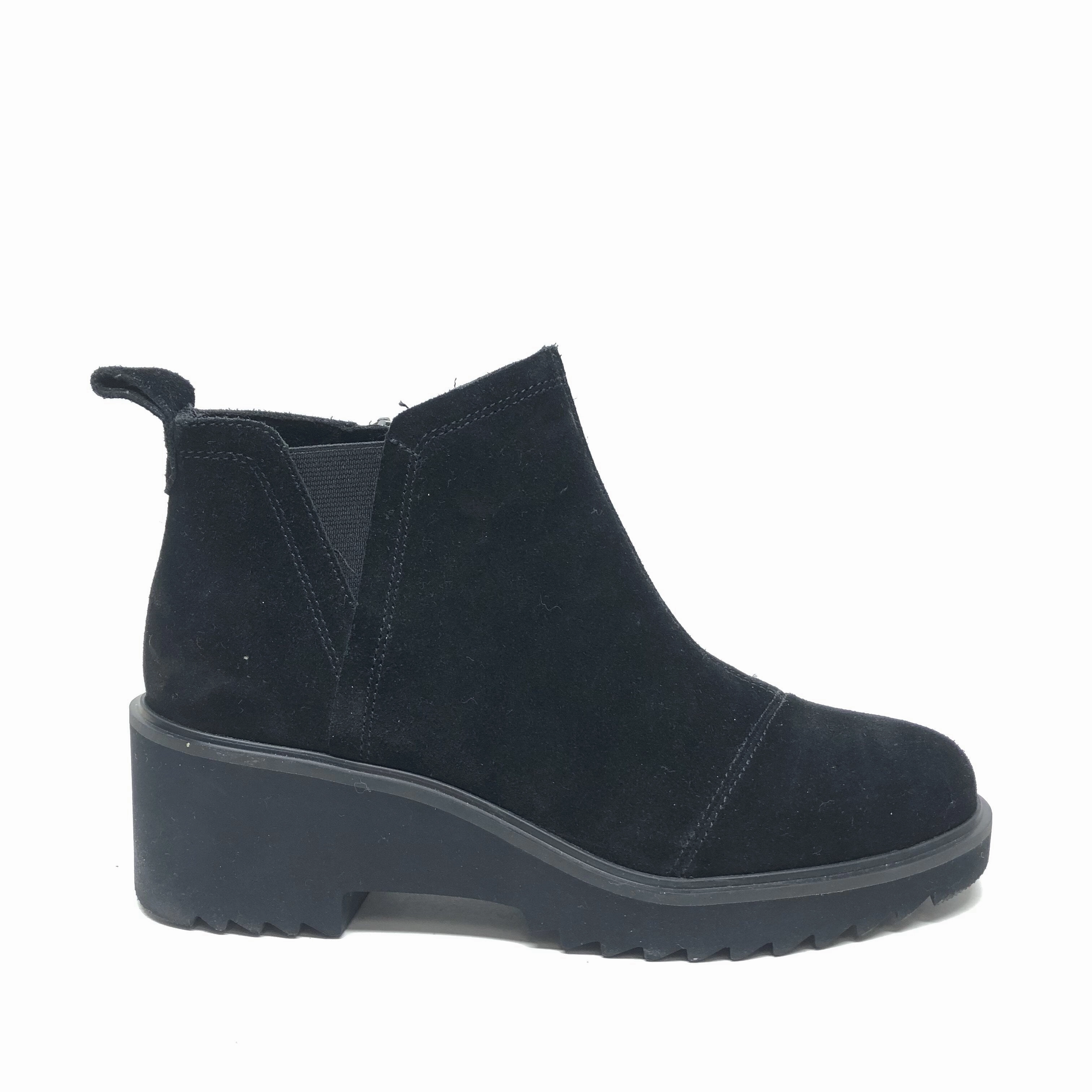Rough Ground Comfortable Sockliner Boots Ankle Flats By Toms  Size: 8.5