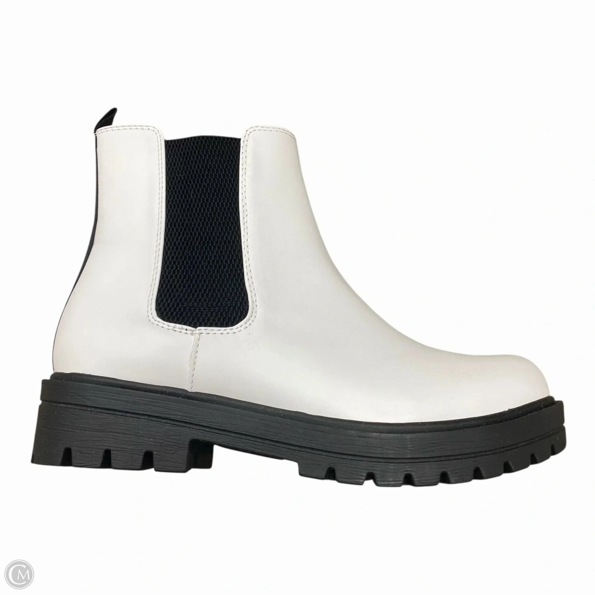 Boots Ankle Flats By Soda In White, Size: 9 dry surface