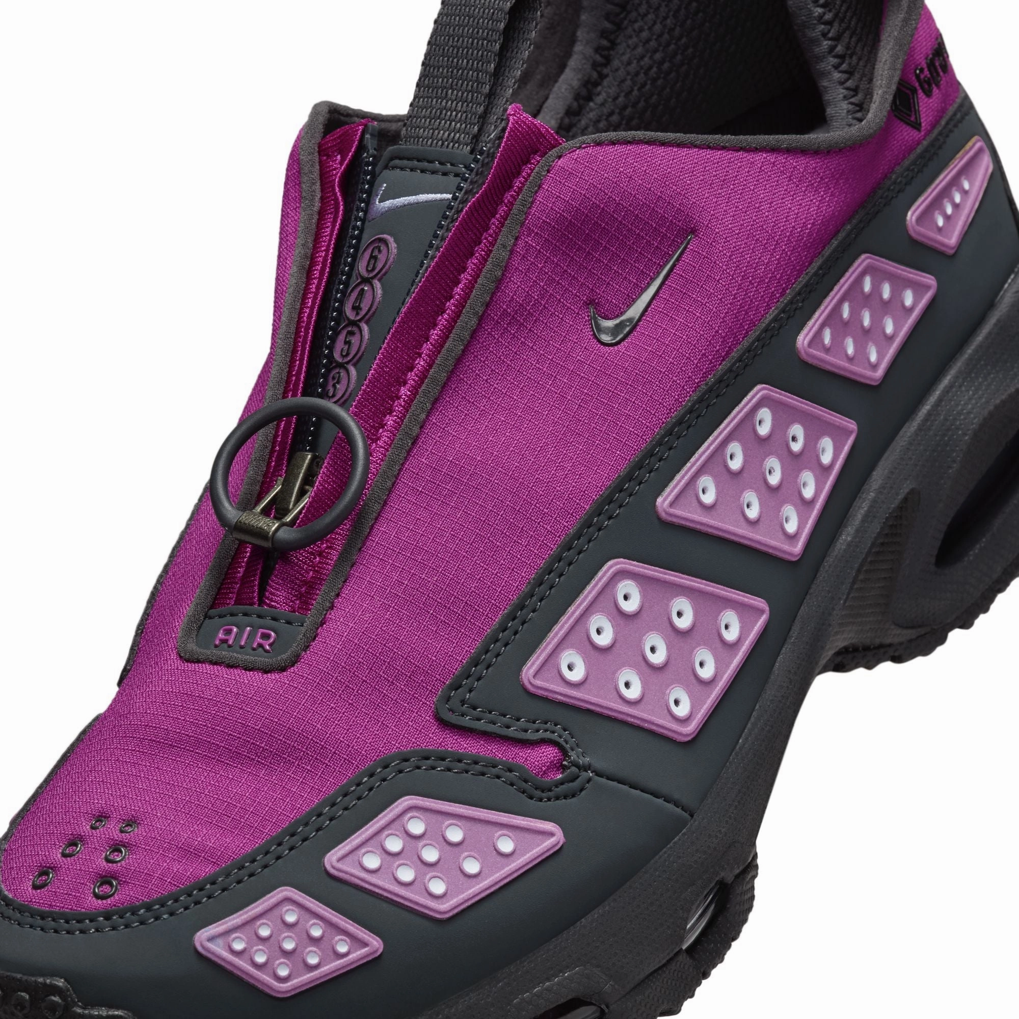 Rest Reinforced Heel Collar Nike Womens Air Max Sunder GTX Shoes