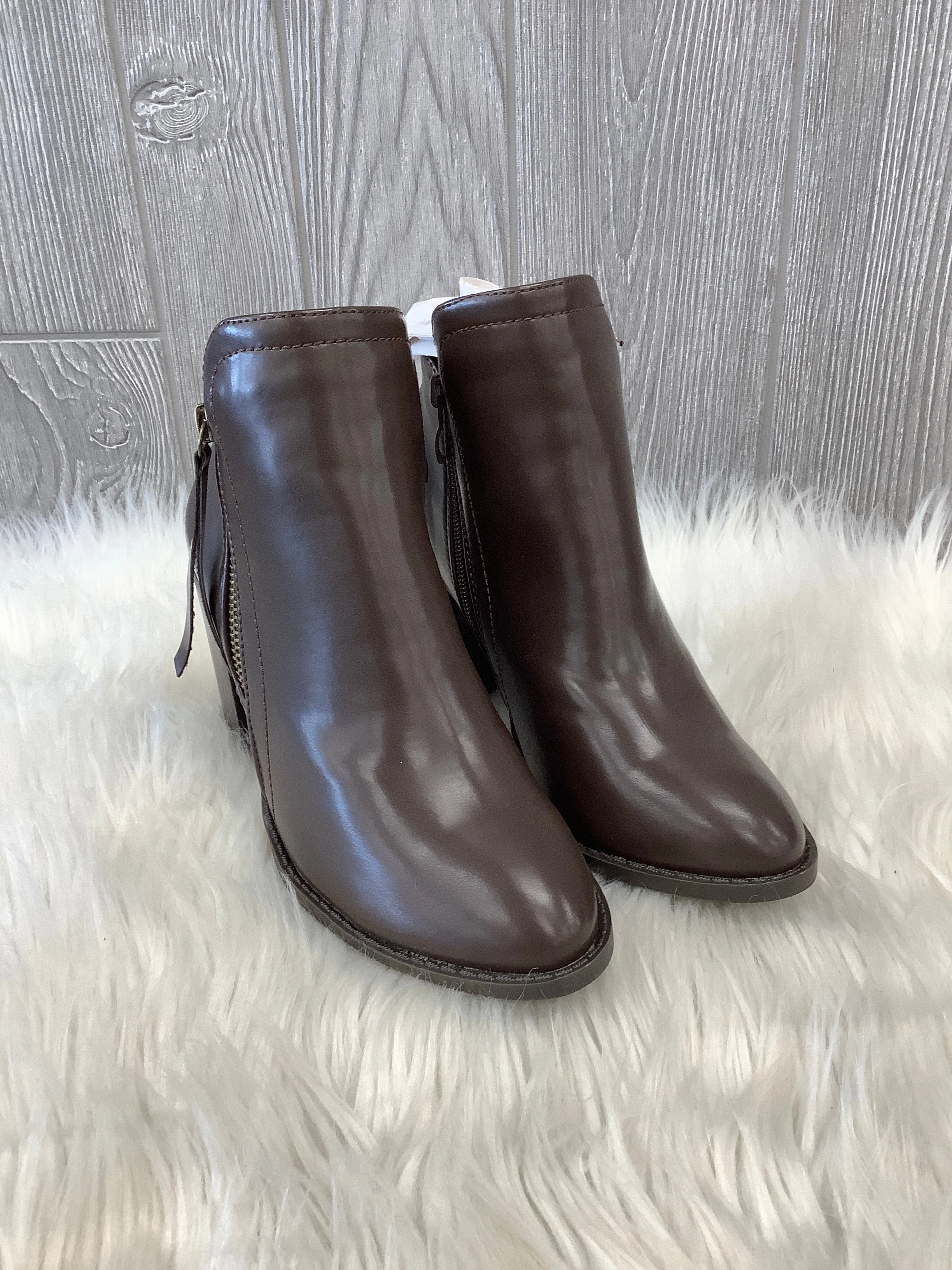 Toe Protection Boots Ankle Heels By Clothes Mentor In Brown, Size: 7