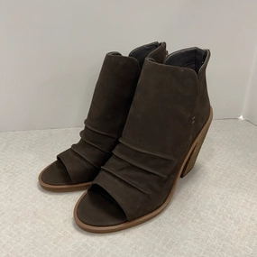 Elegant Footwear Casual Office Heels Shoes Heels Block By Vince Camuto In Brown, Size: 6