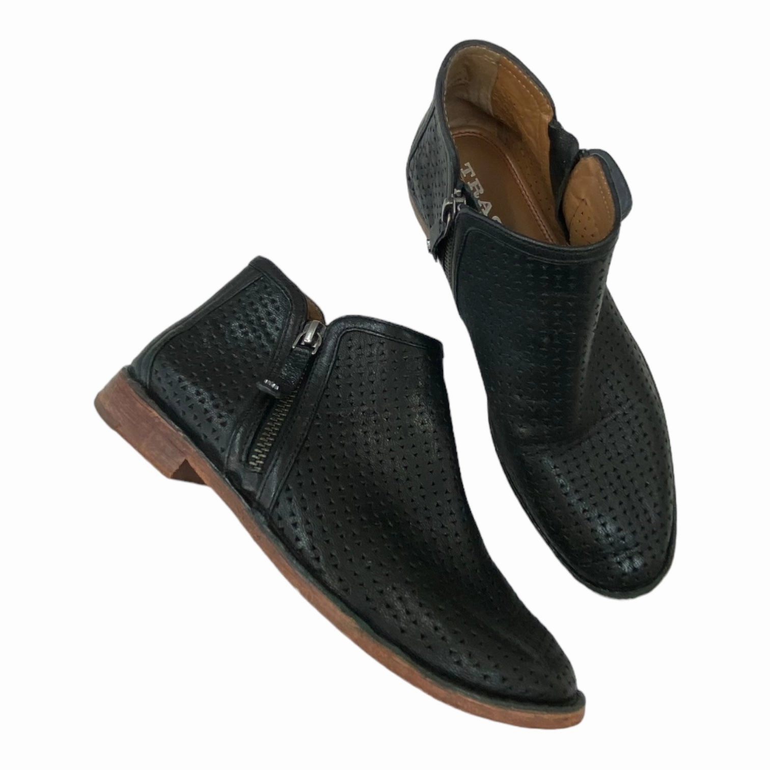 Casual Comfort Boots Ankle Flats By Cmc In Black, Size: 6