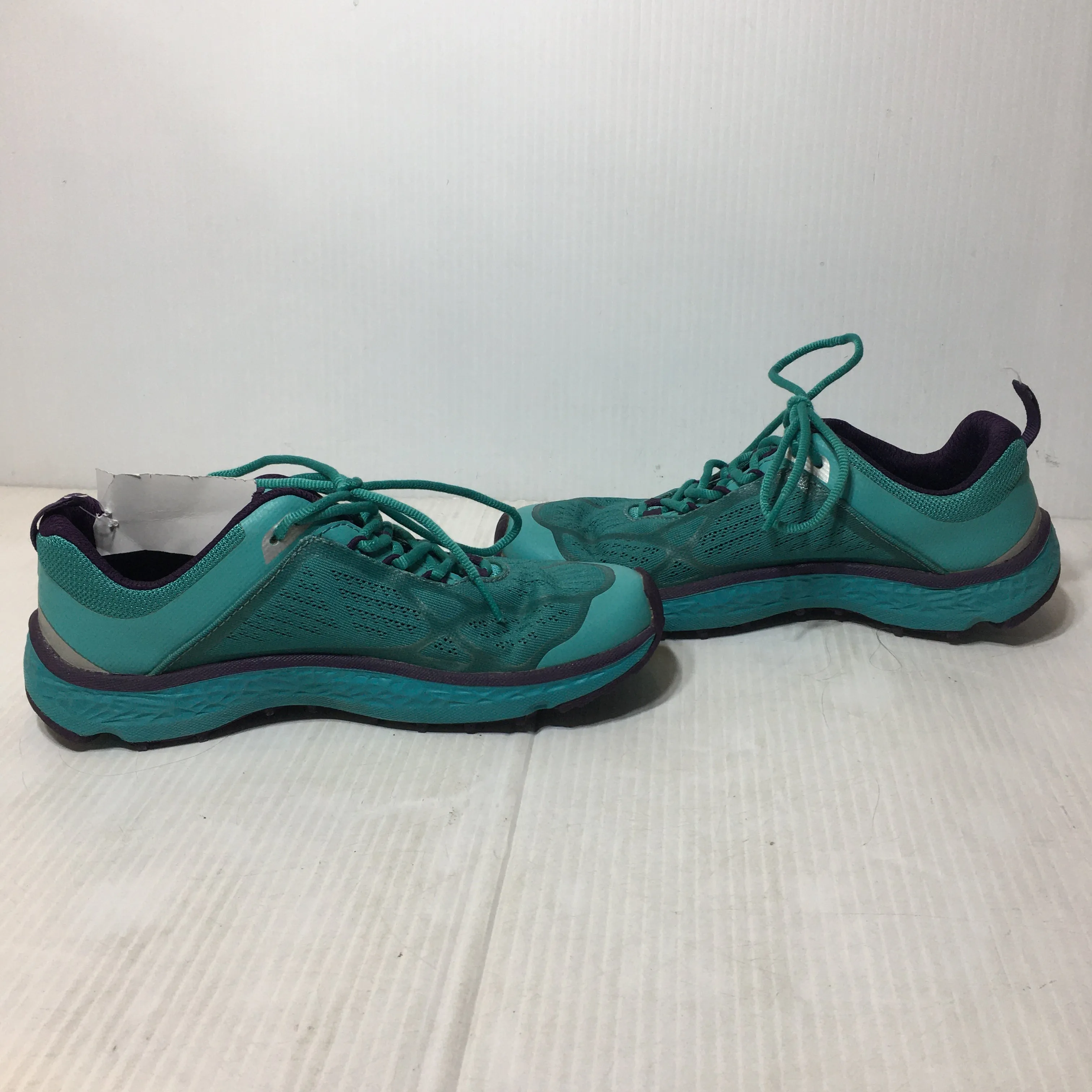 Vasque Women's Hiking Shoes - Size US 6.5 - Pre-Owned - PT9ZA3