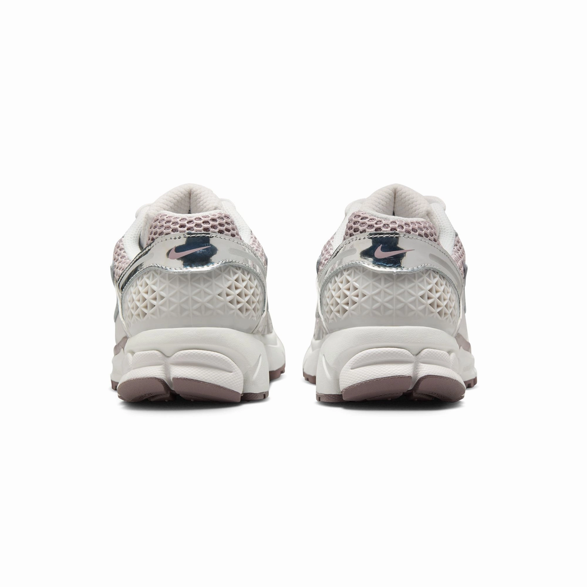 Thermoregulating Lining Nike Womens Zoom Vomero 5 Shoes