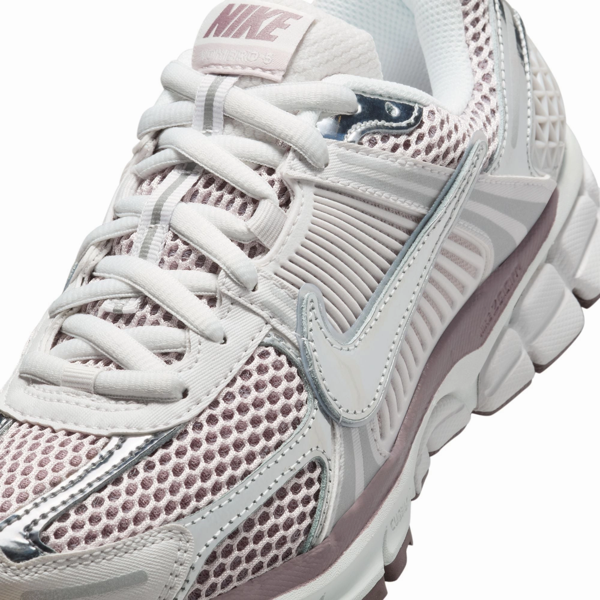 Nike Womens Zoom Vomero 5 Shoes Lockdown Heel Slip   On Style