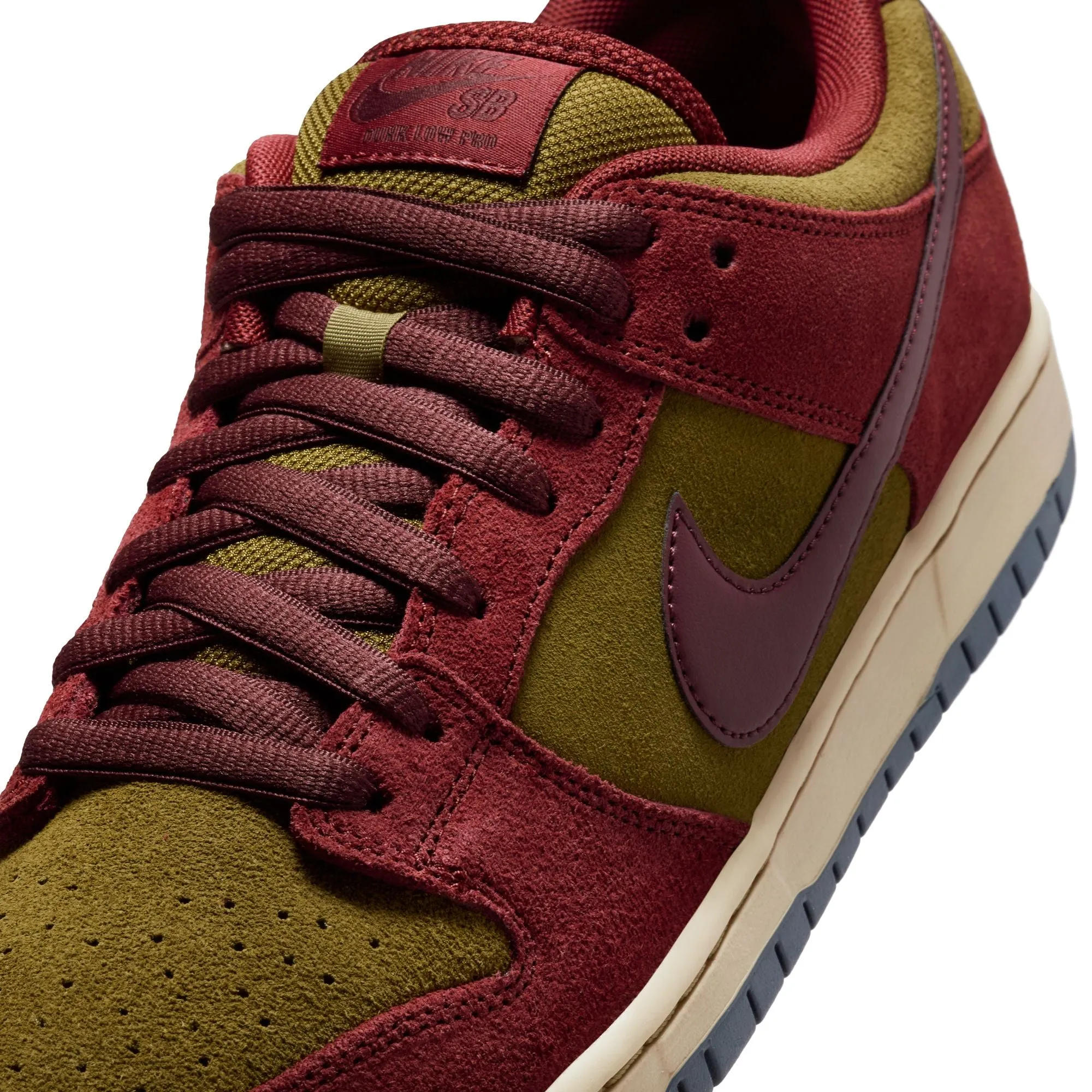 Nike SB Mens Dunk Low Pro Shoes ergonomic