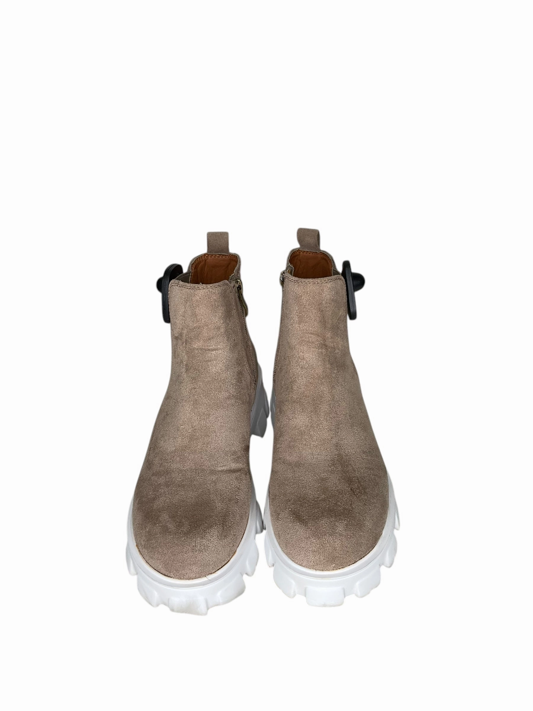 Boots Ankle Heels By Clothes Mentor In Brown, Size: 7 Outdoor Use Stable Support Rough Terrain